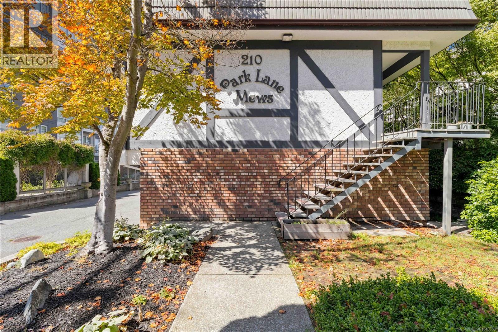 2 210 Douglas St Property Photo 28