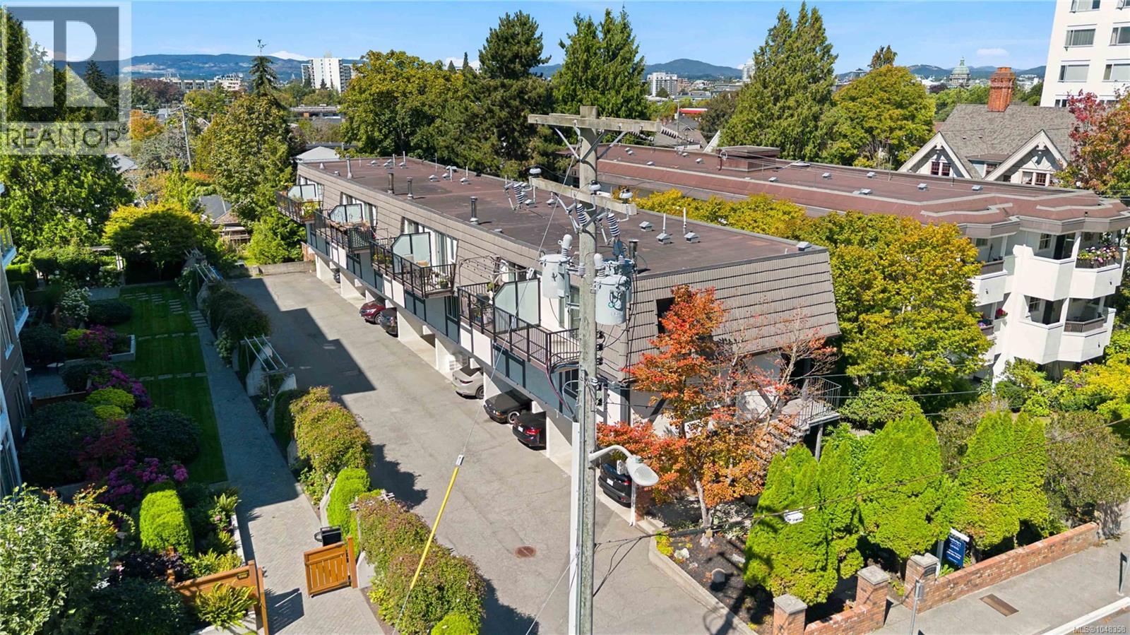 2 210 Douglas St Property Photo 40