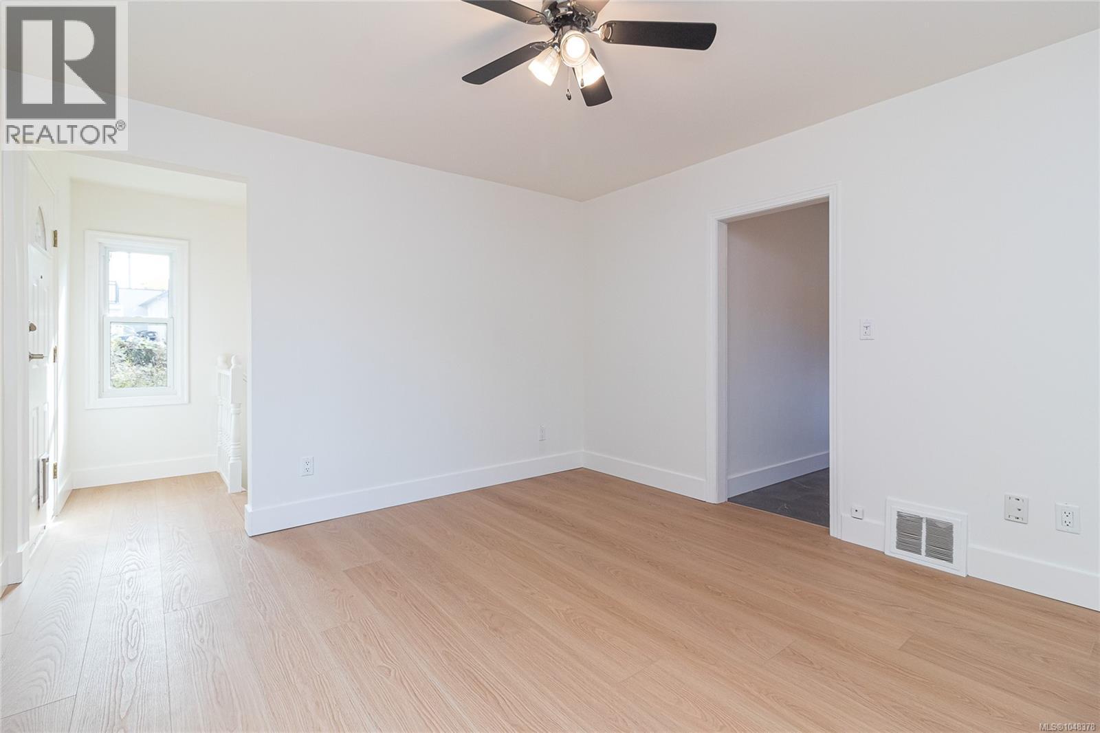 890 Darwin Ave Property Photo 12