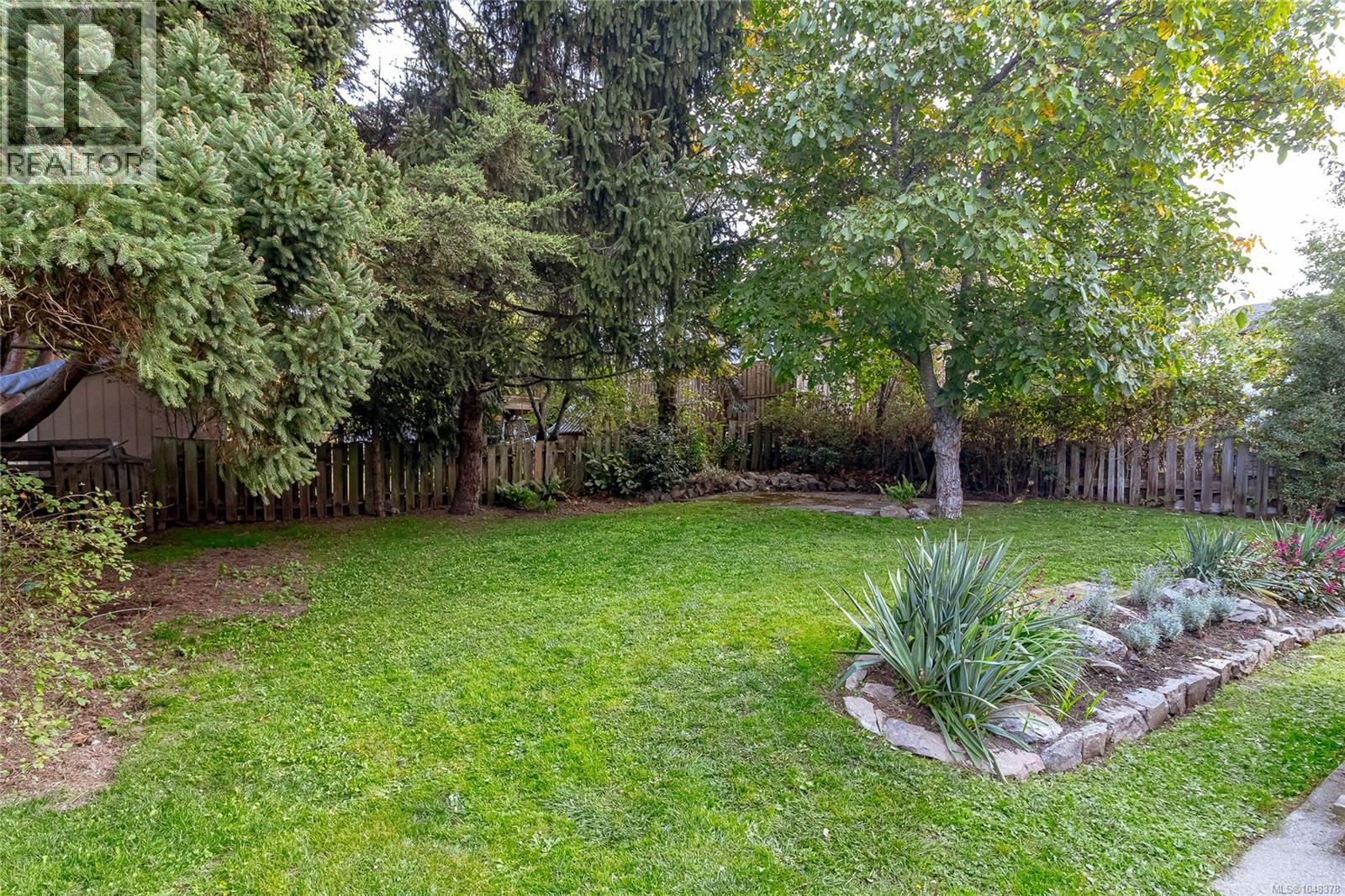 890 Darwin Ave Property Photo 33