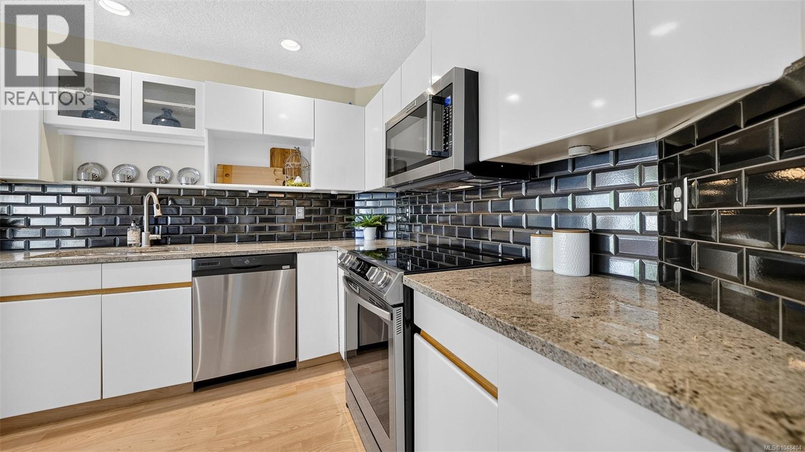 736 6880 Wallace Dr Property Photo 28