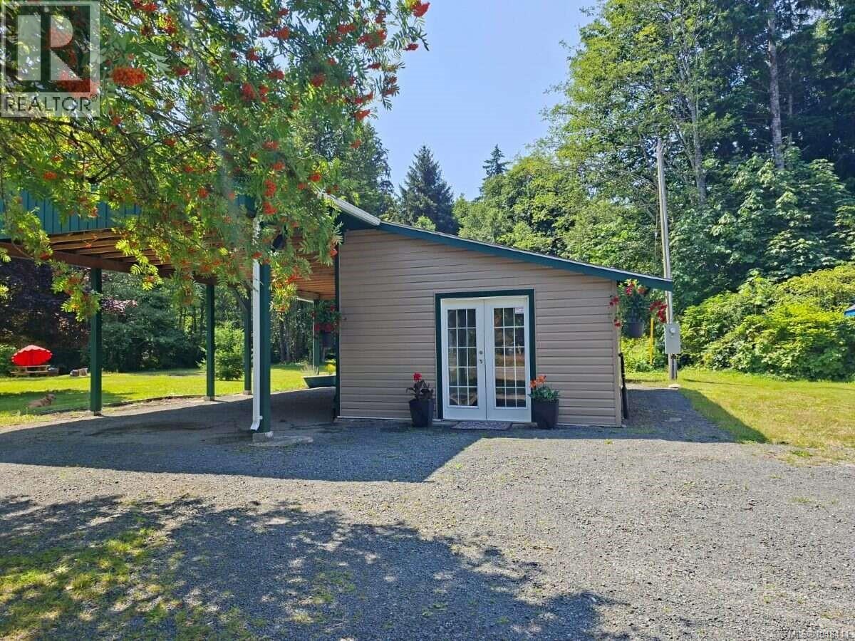 955 Despins Rd Property Photo 2