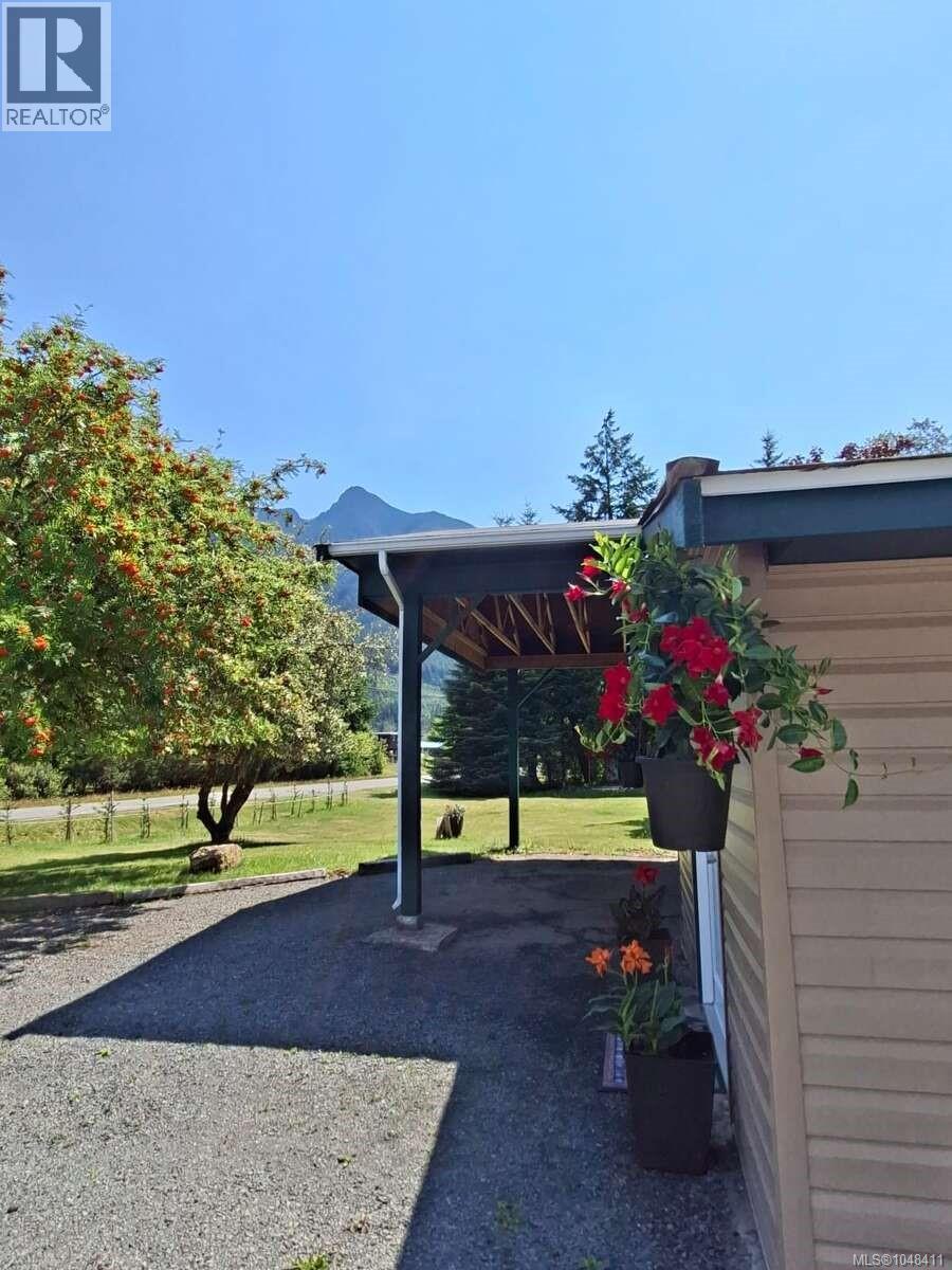955 Despins Rd Property Photo 3