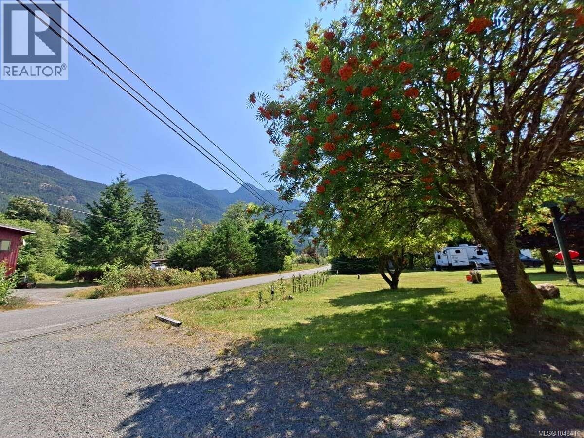 955 Despins Rd Property Photo 5