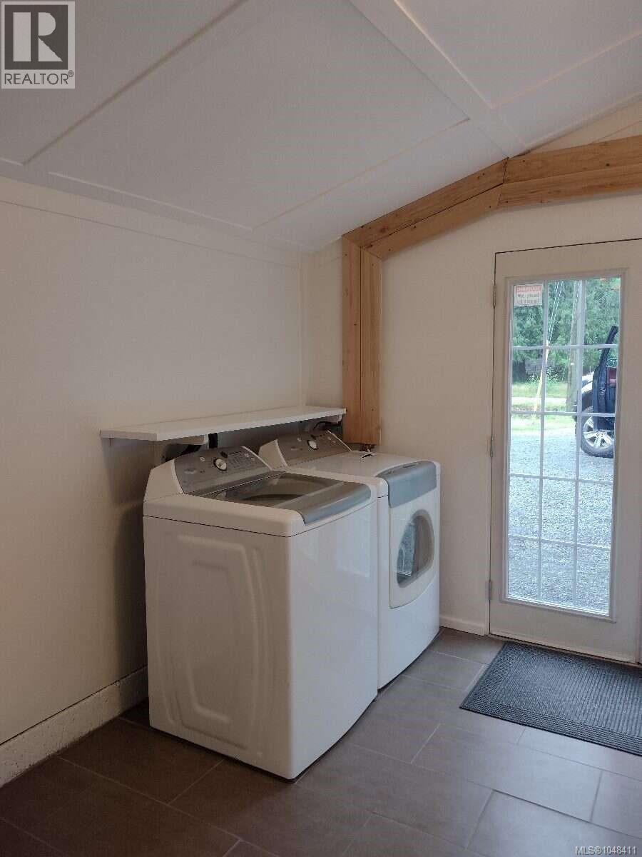 955 Despins Rd Property Photo 17