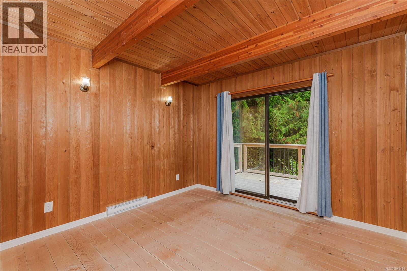 384 Roland Rd Property Photo 15