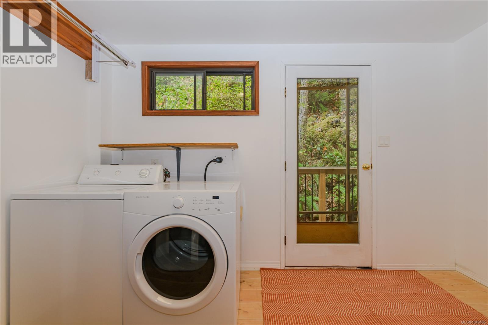 384 Roland Rd Property Photo 17