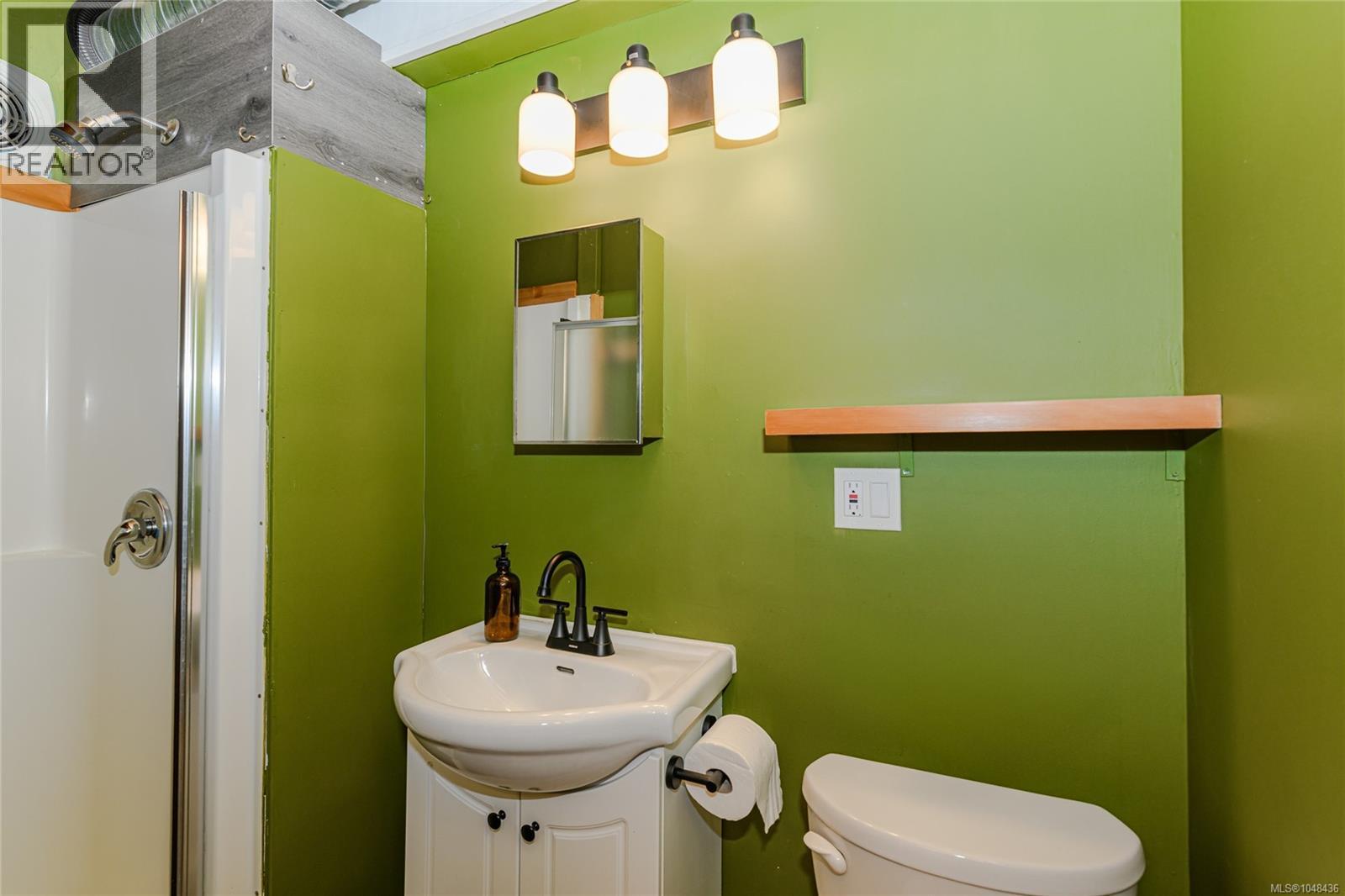 384 Roland Rd Property Photo 18