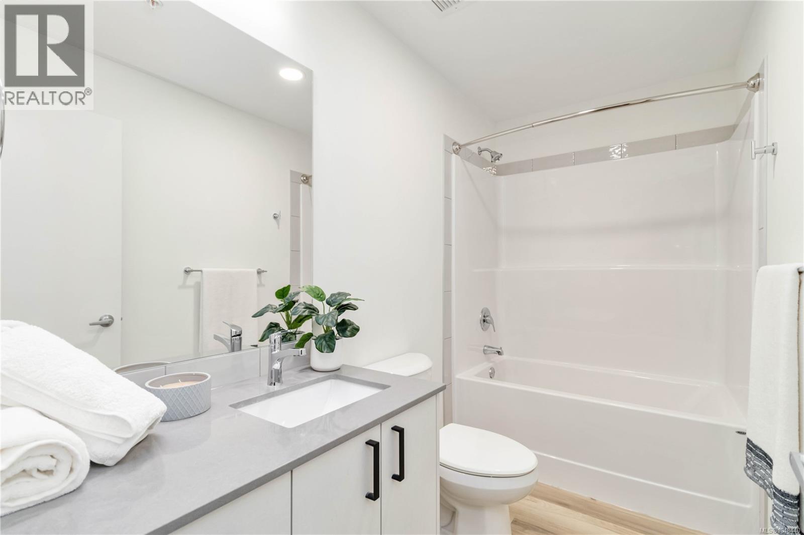 404 2390 City Gate Blvd Property Photo 16