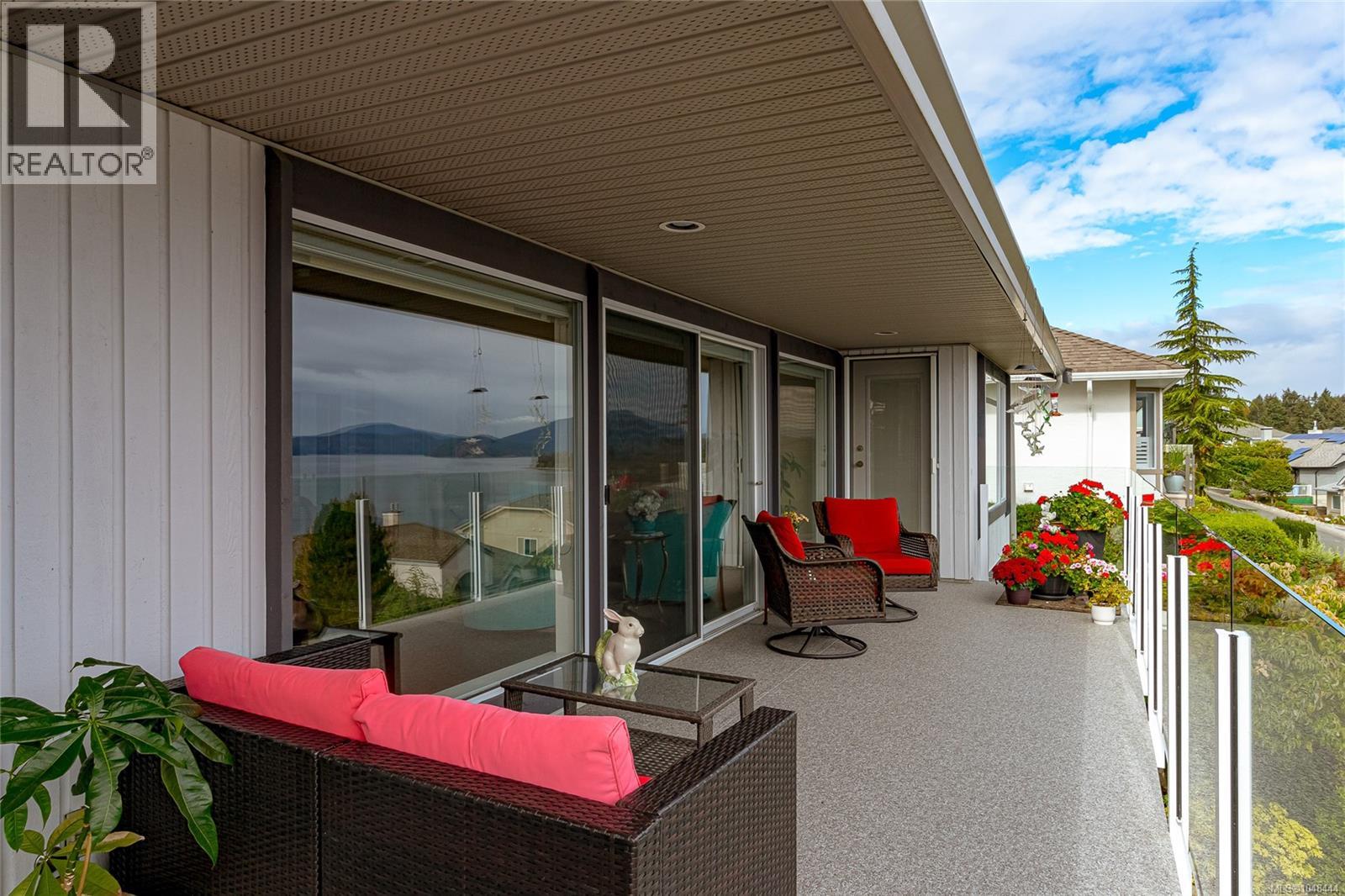 498 Seaview Way Property Photo 12