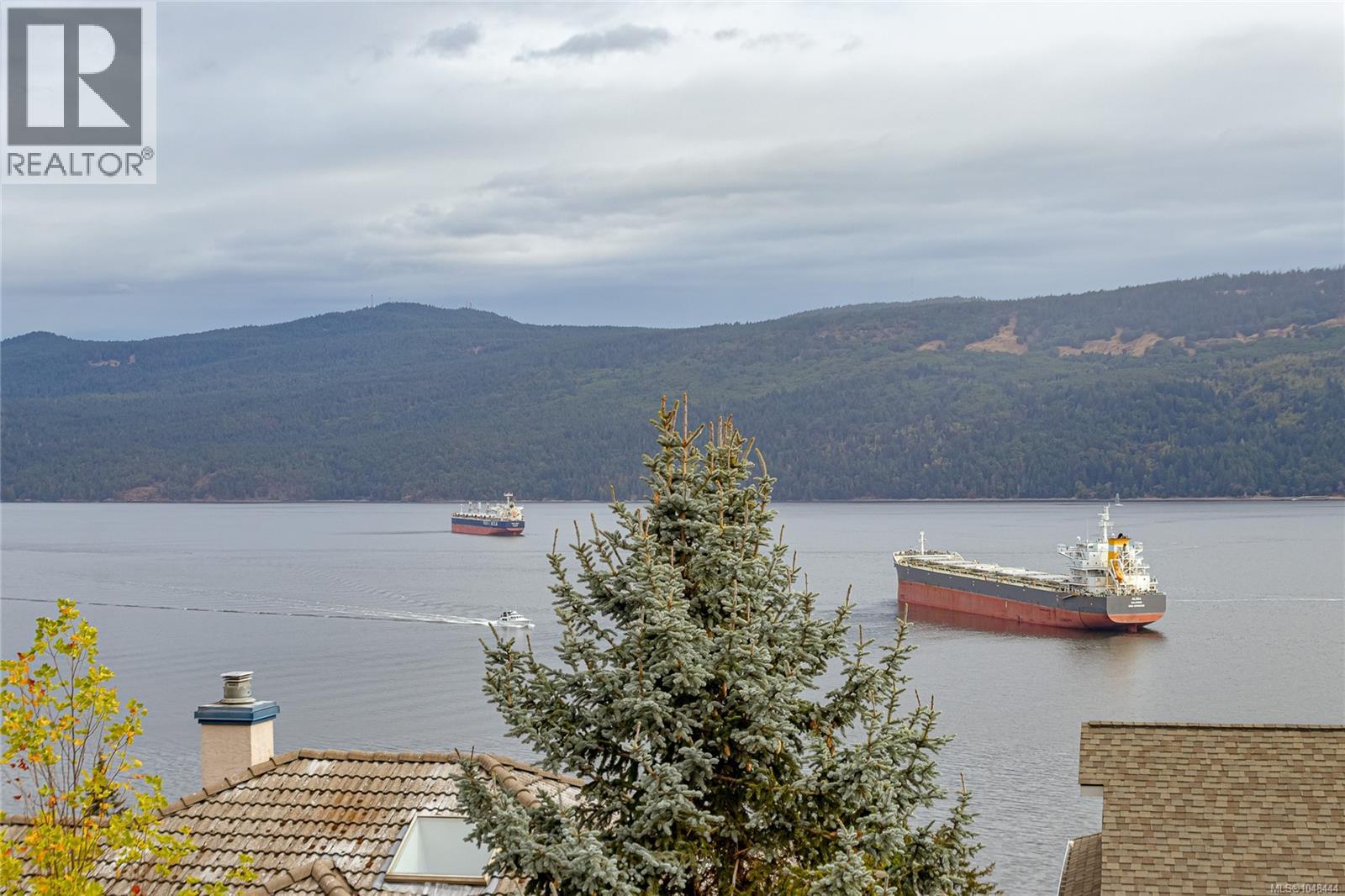 498 Seaview Way Property Photo 14