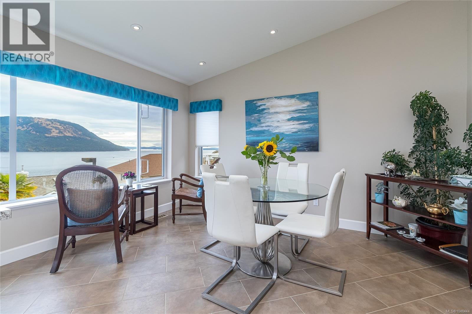 498 Seaview Way Property Photo 17