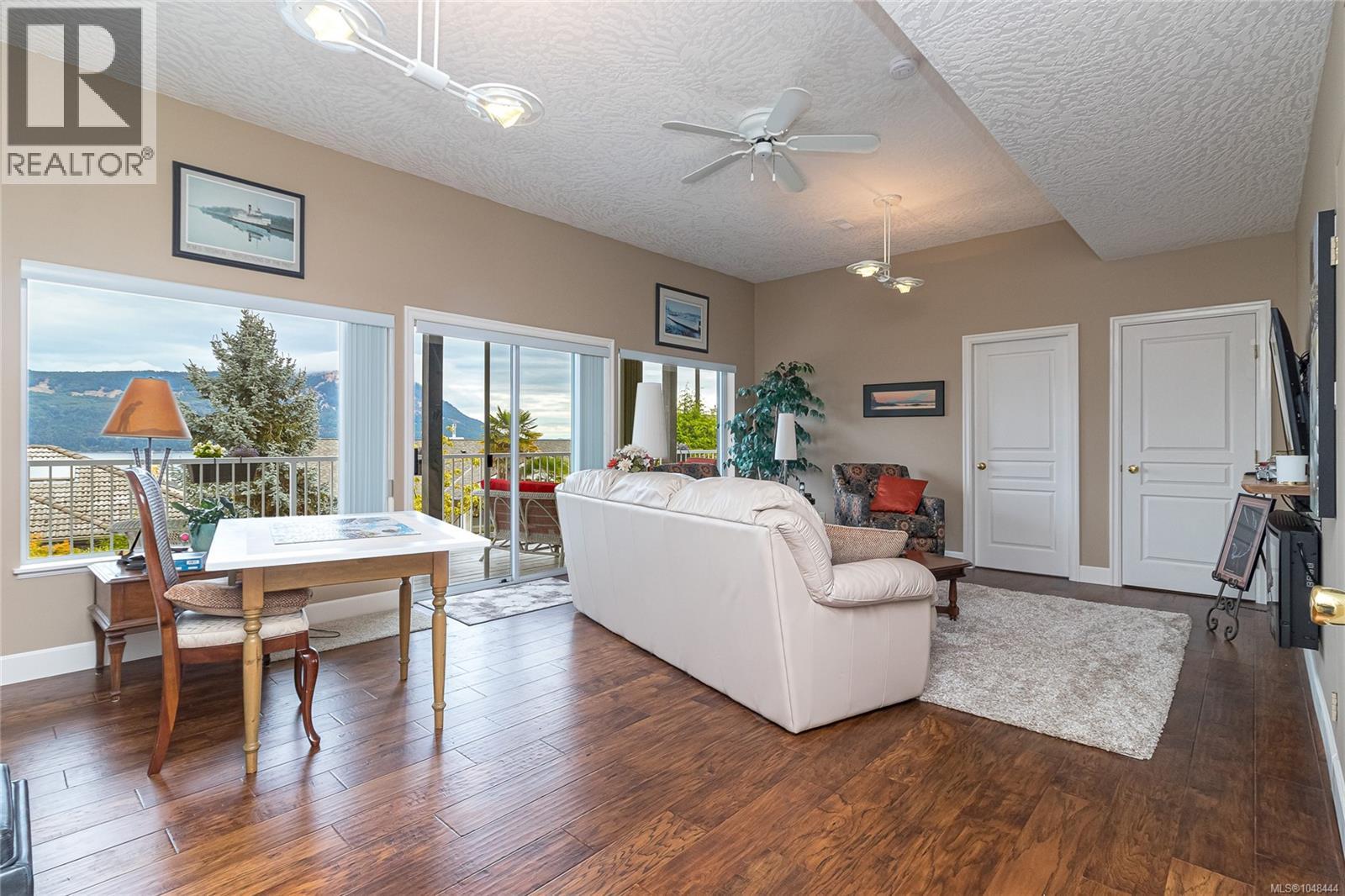 498 Seaview Way Property Photo 27