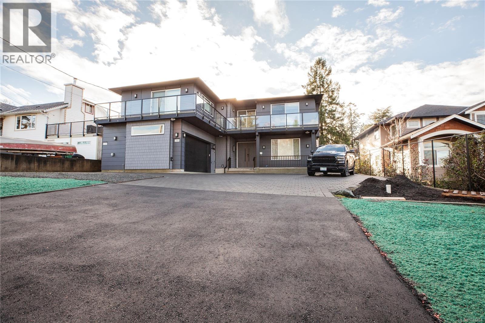 741 Snowdrop Ave