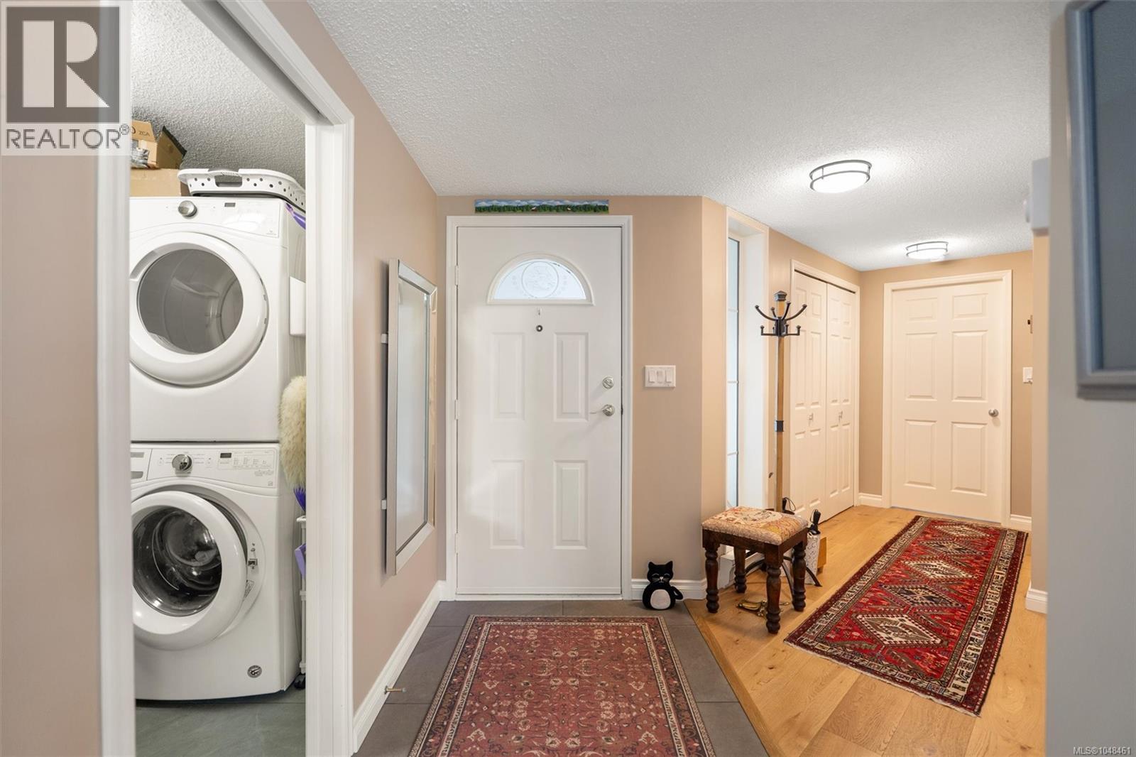 318 10 Paul Kane Pl Property Photo 23