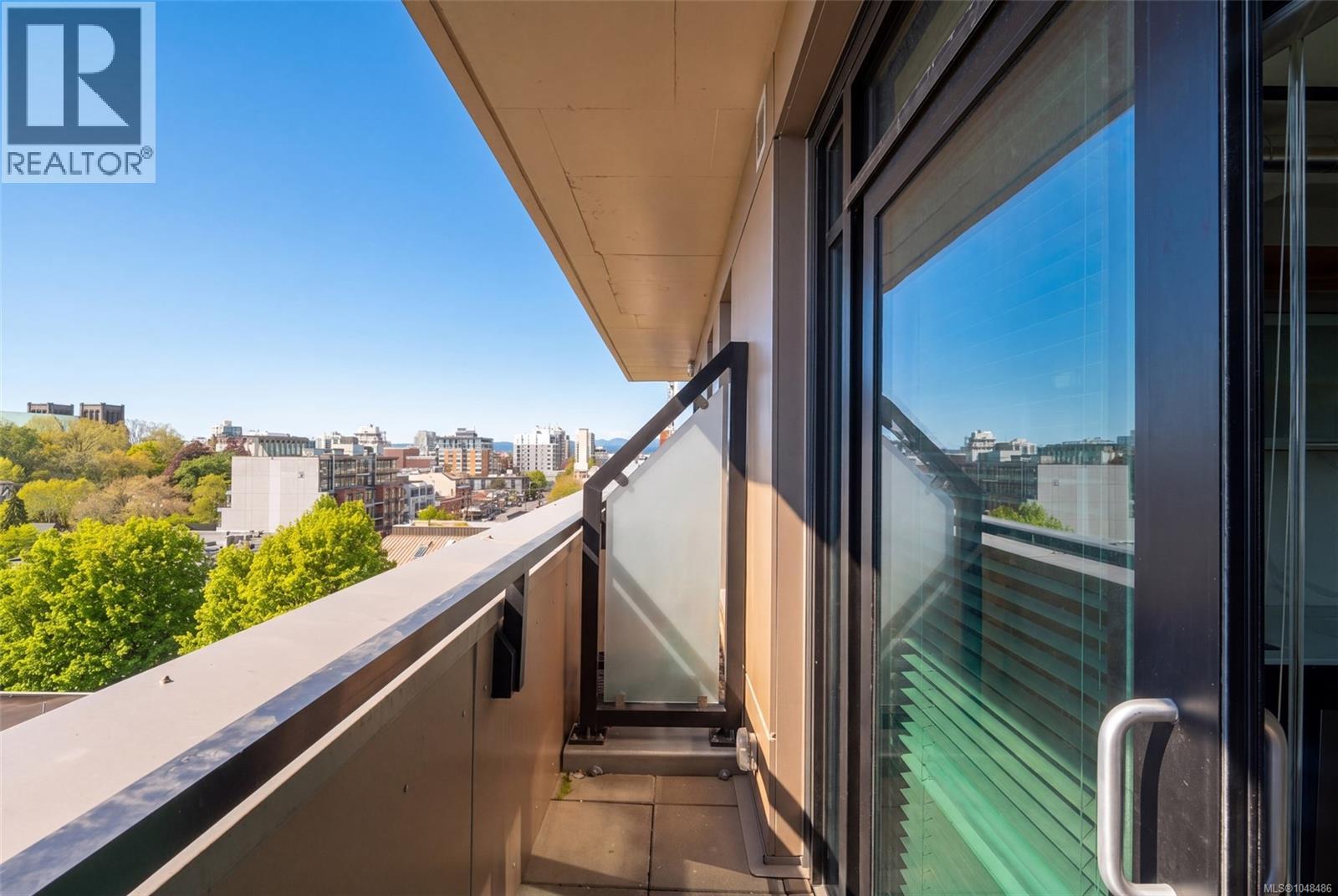 914 1029 View St Property Photo 17