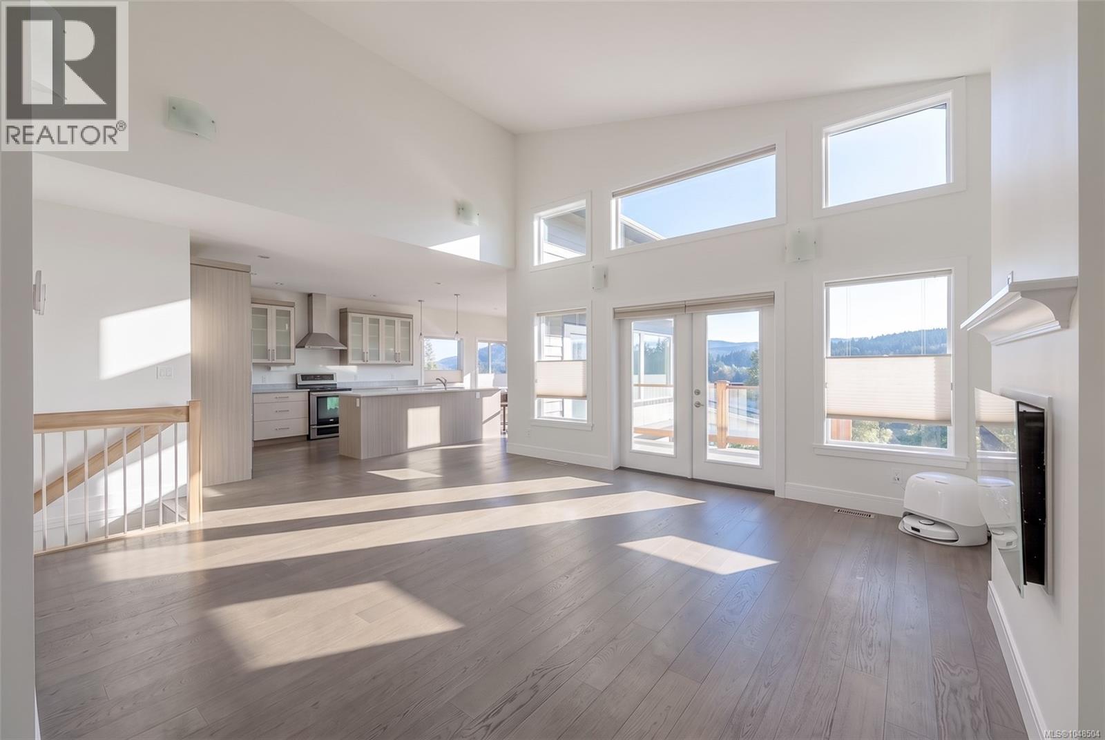 28 1060 Shore Pine Close Property Photo 5