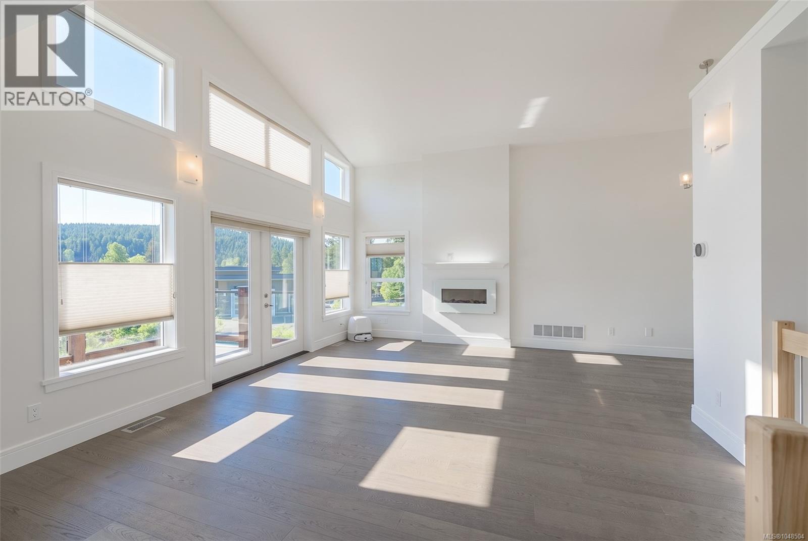 28 1060 Shore Pine Close Property Photo 6