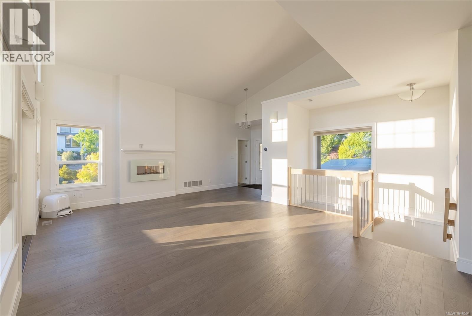 28 1060 Shore Pine Close Property Photo 8