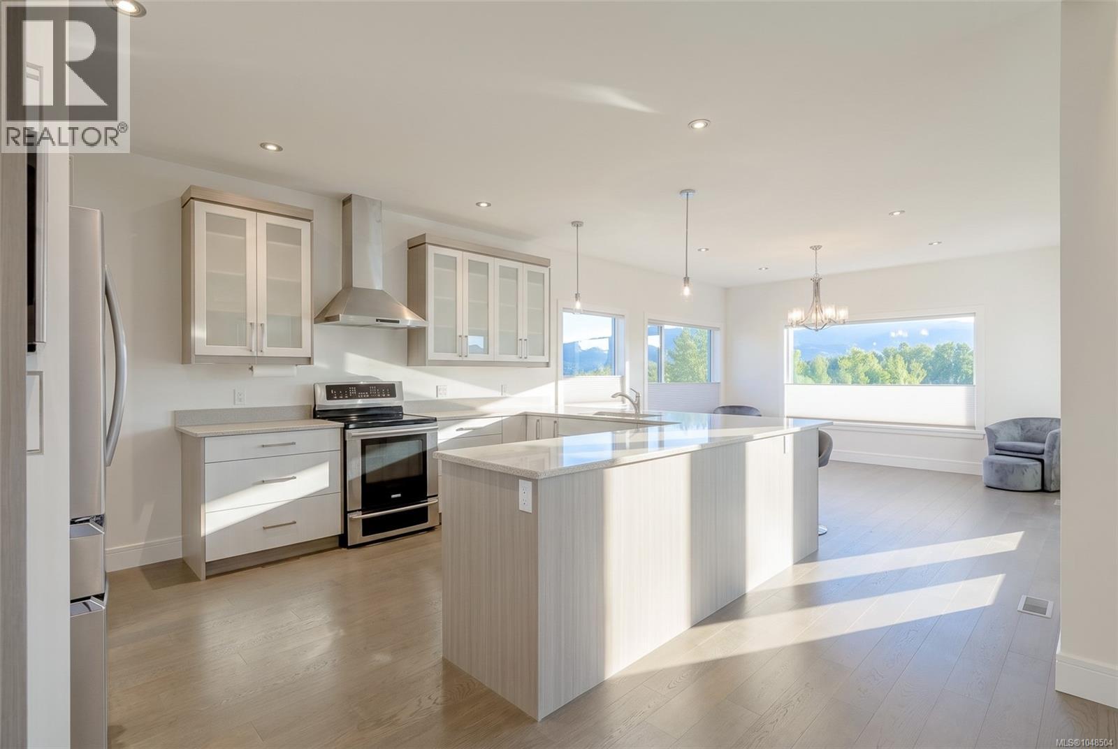 28 1060 Shore Pine Close Property Photo 10