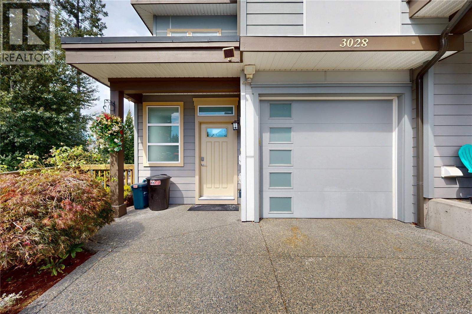 3028 Urban Creek Way Property Photo 2