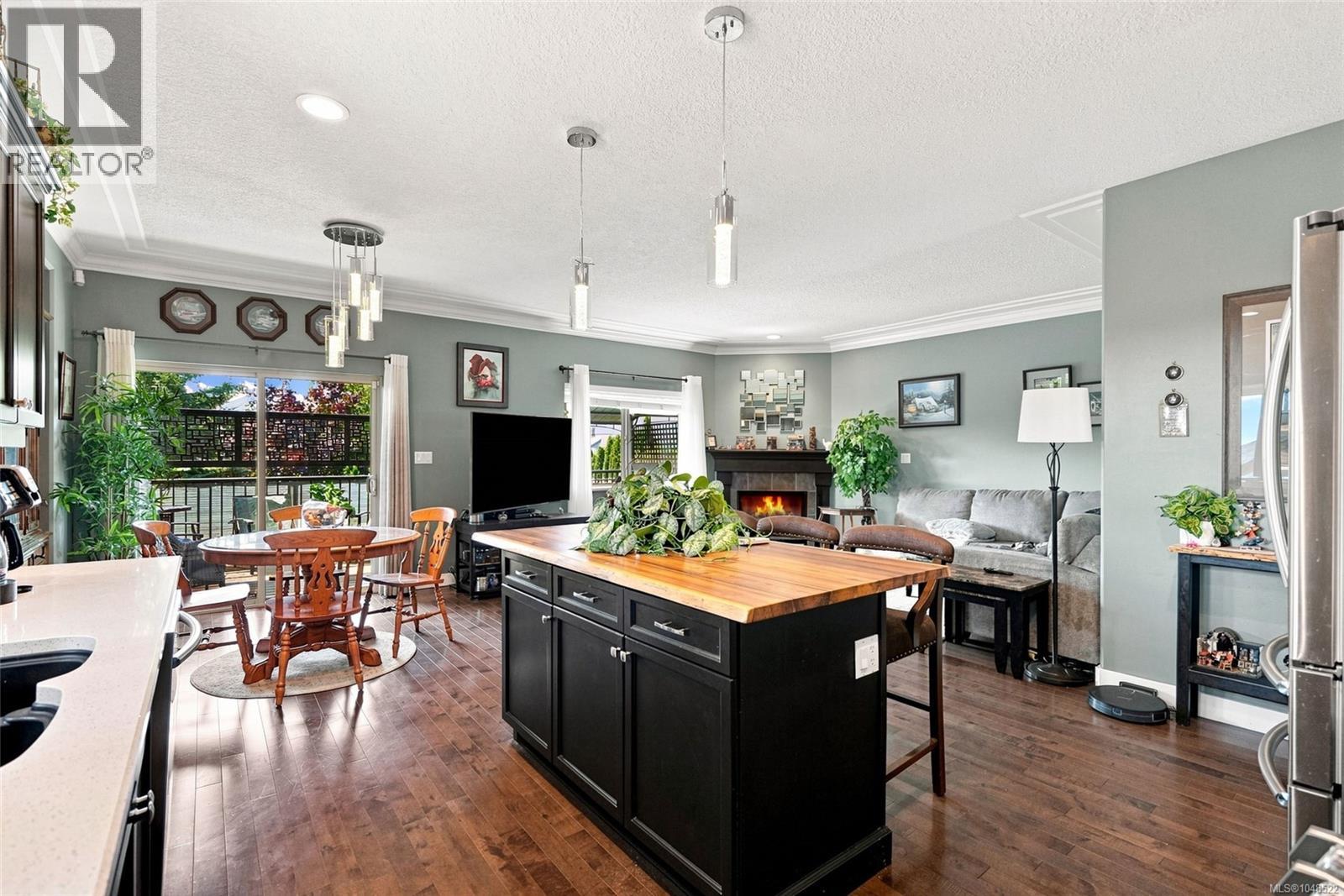 1752 White Blossom Way Property Photo 3