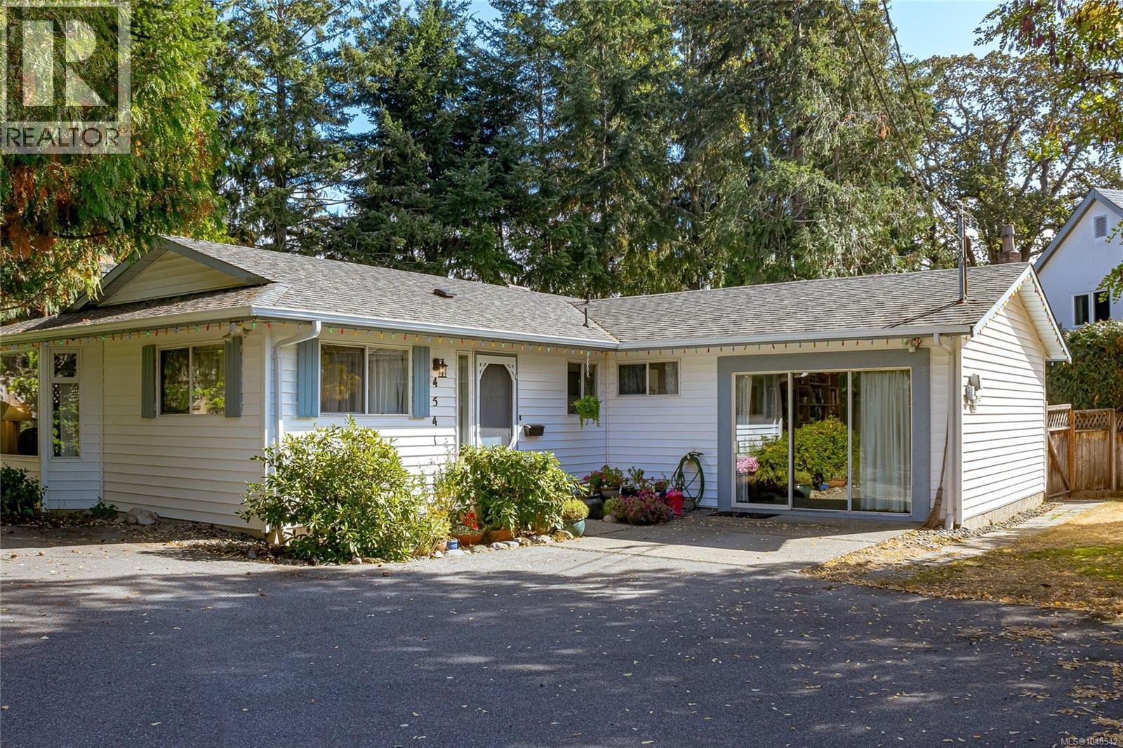4541 Elk Lake Dr Property Photo 1