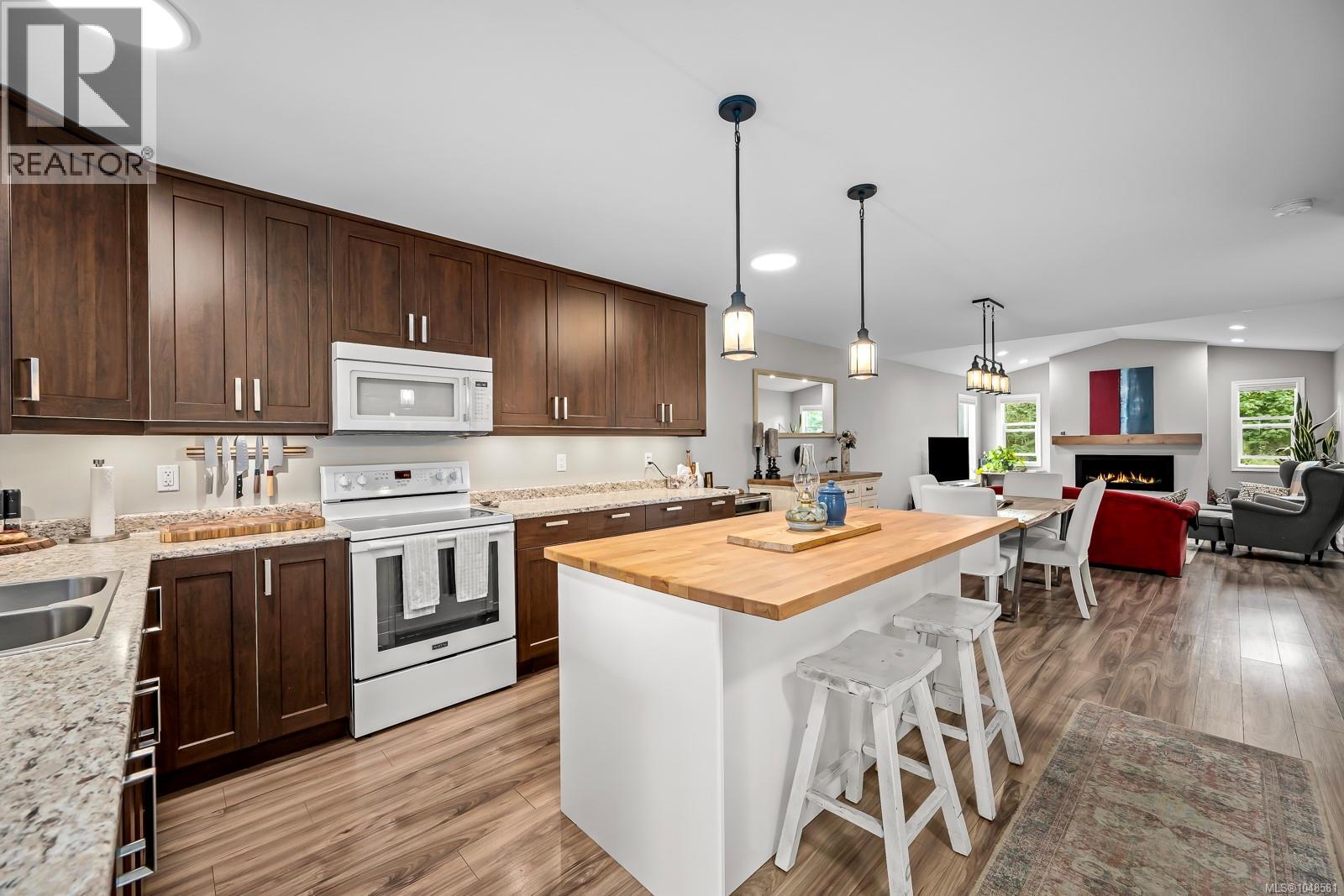3868 Royston Rd Property Photo 14