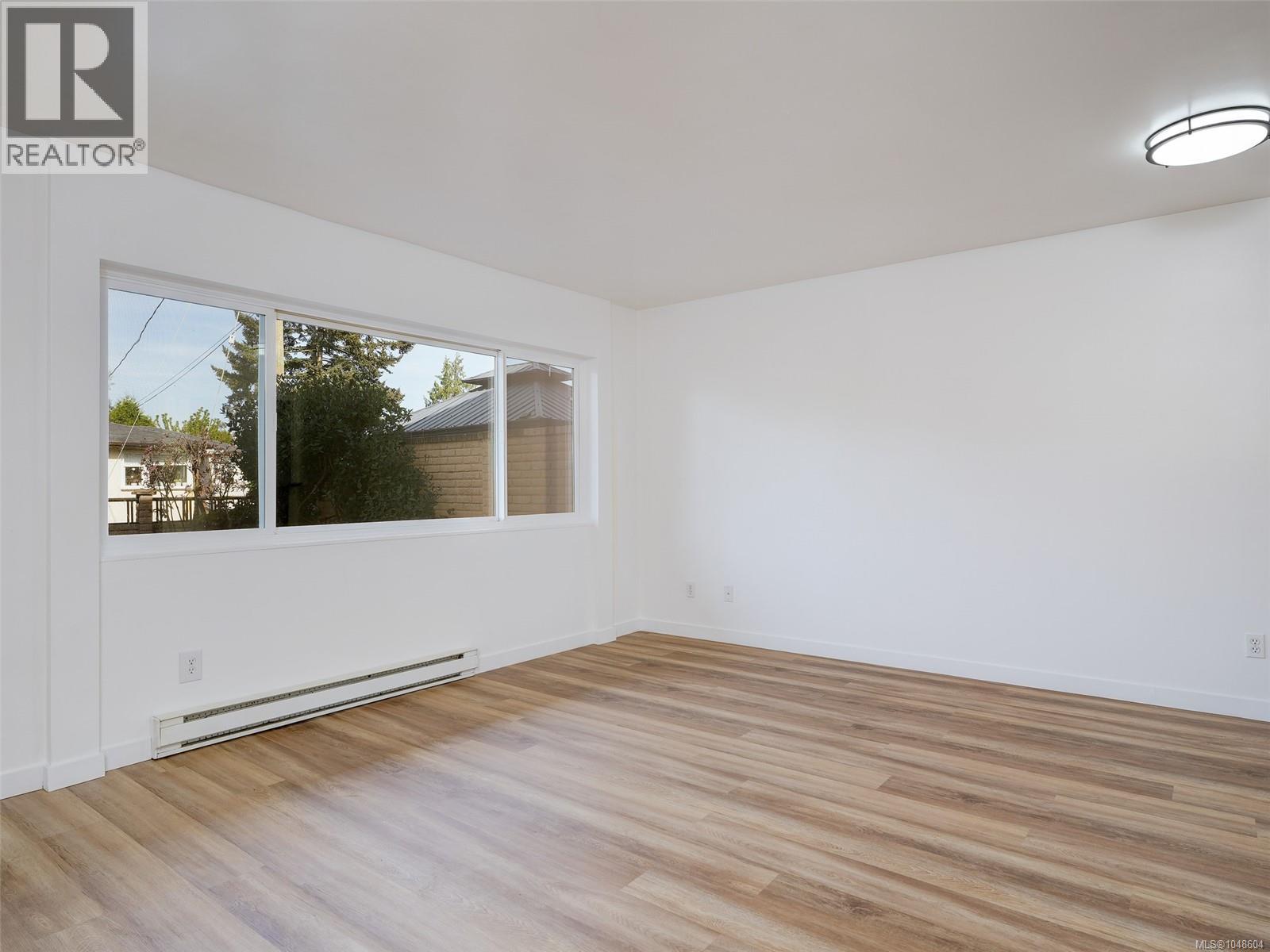 4 740 Wilson St Property Photo 3