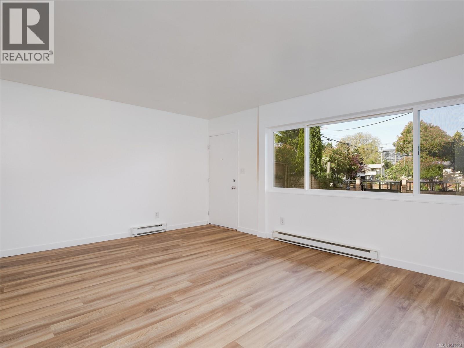 4 740 Wilson St Property Photo 4