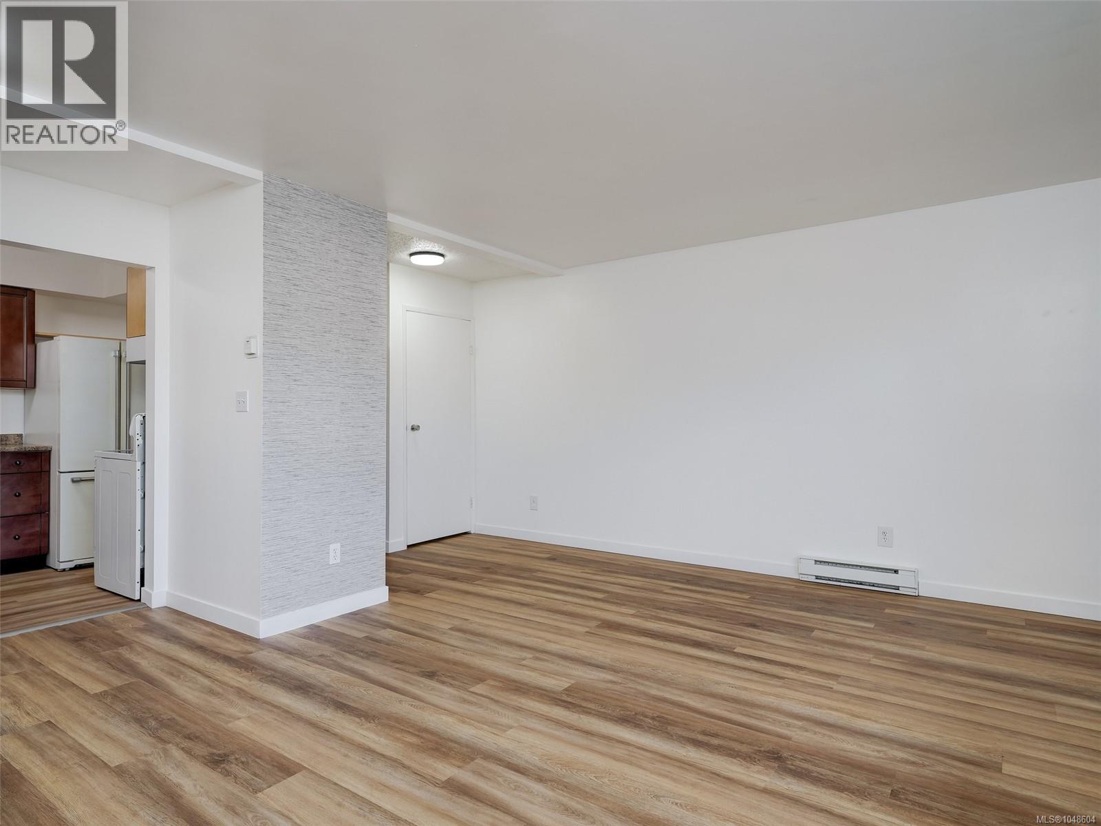 4 740 Wilson St Property Photo 5