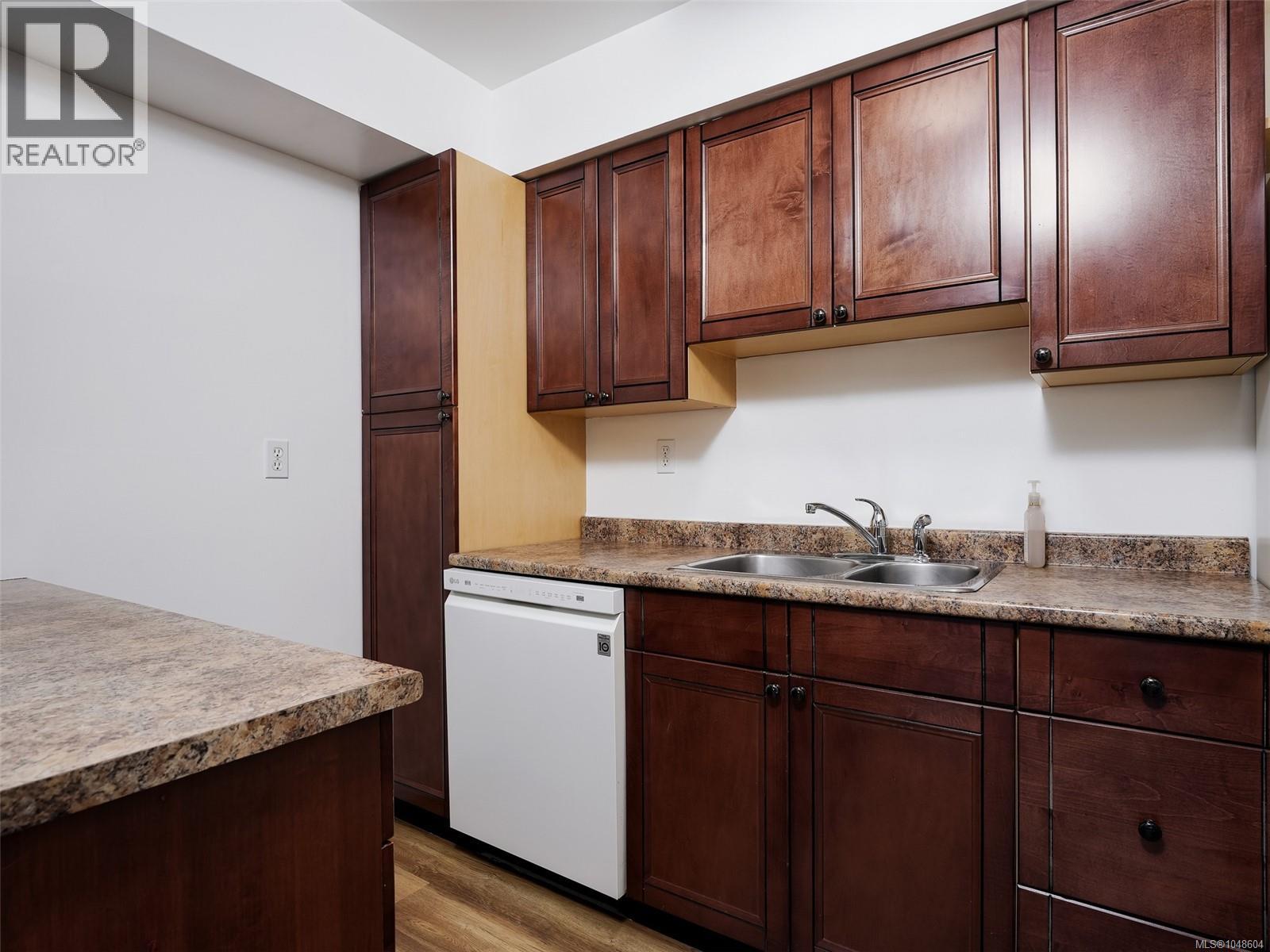 4 740 Wilson St Property Photo 10
