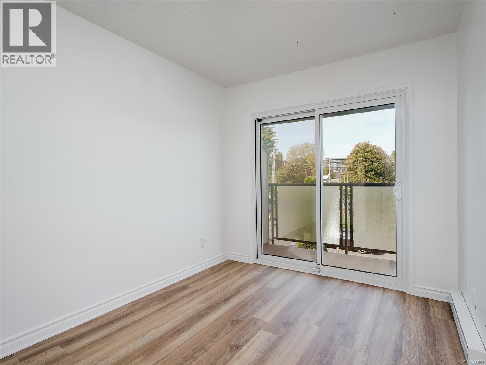 4 740 Wilson St Property Photo 16