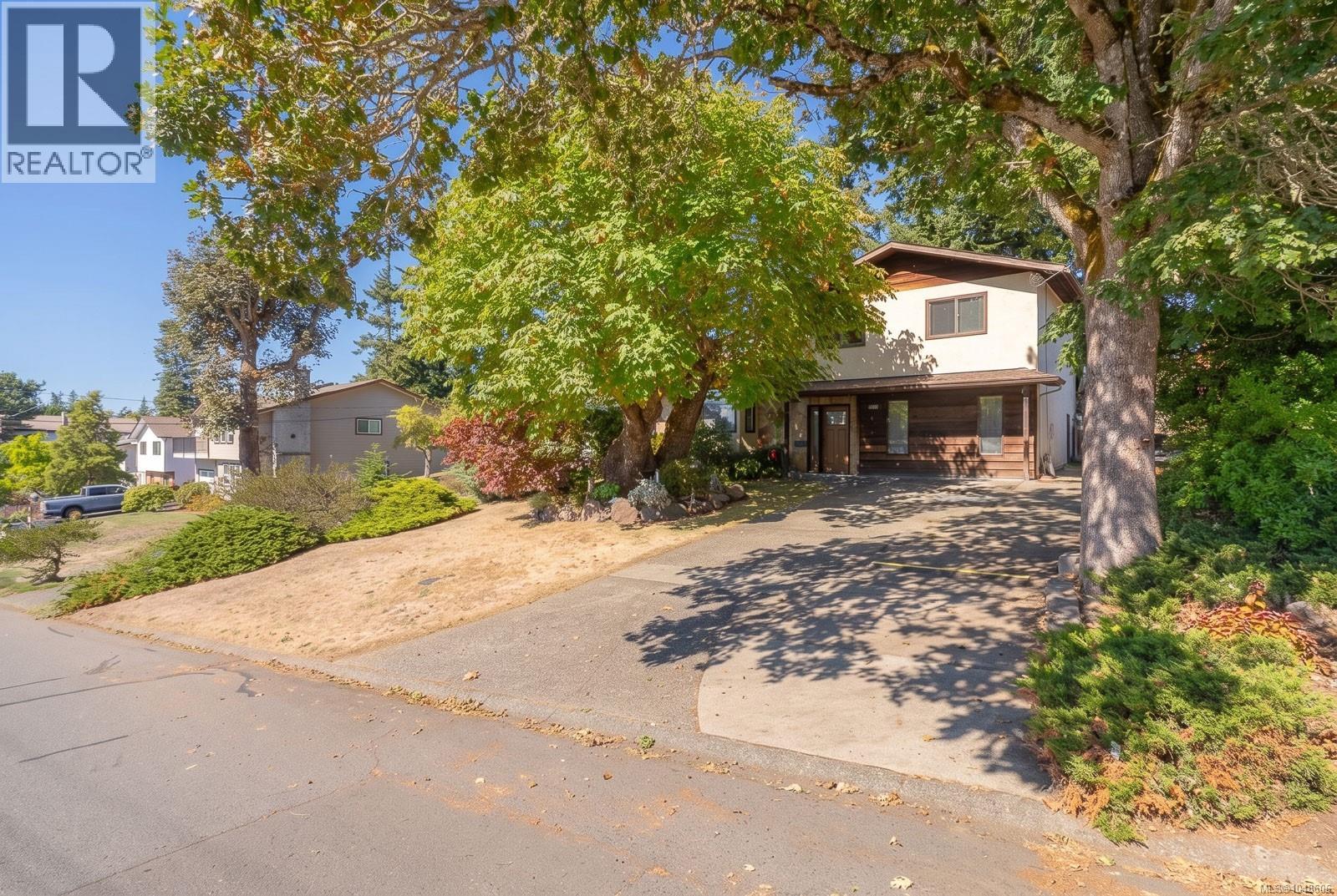 1855 Sandra Pl Property Photo 3