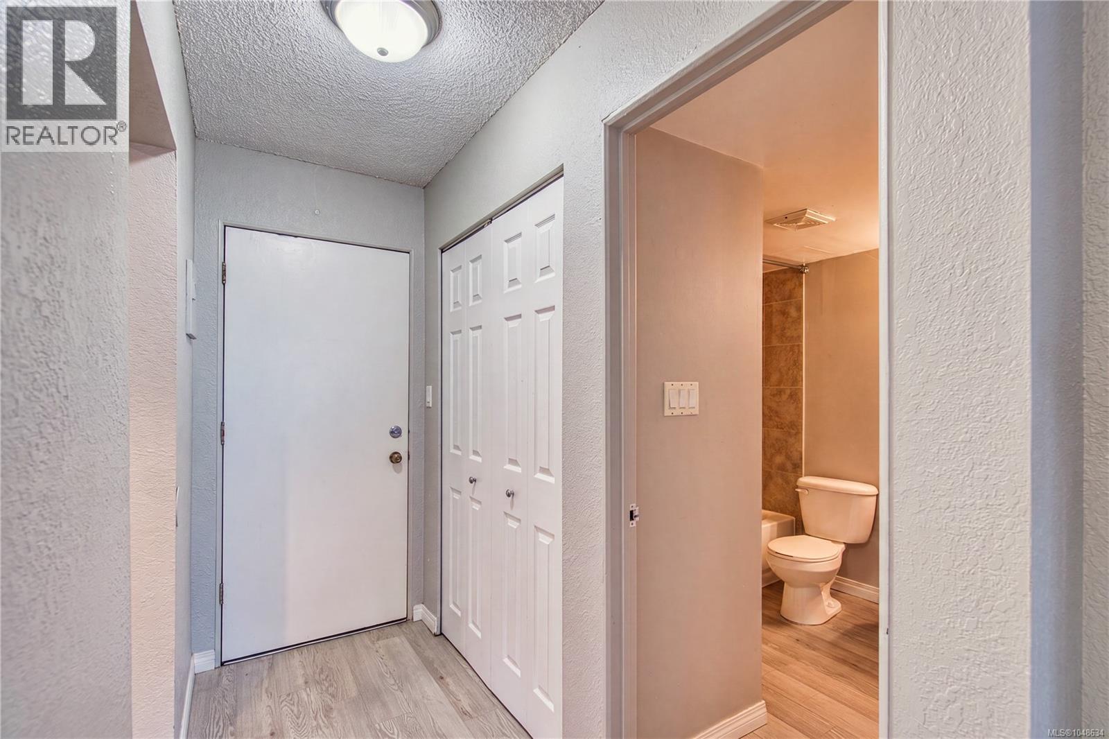 110 218 Bayview Ave Property Photo 7