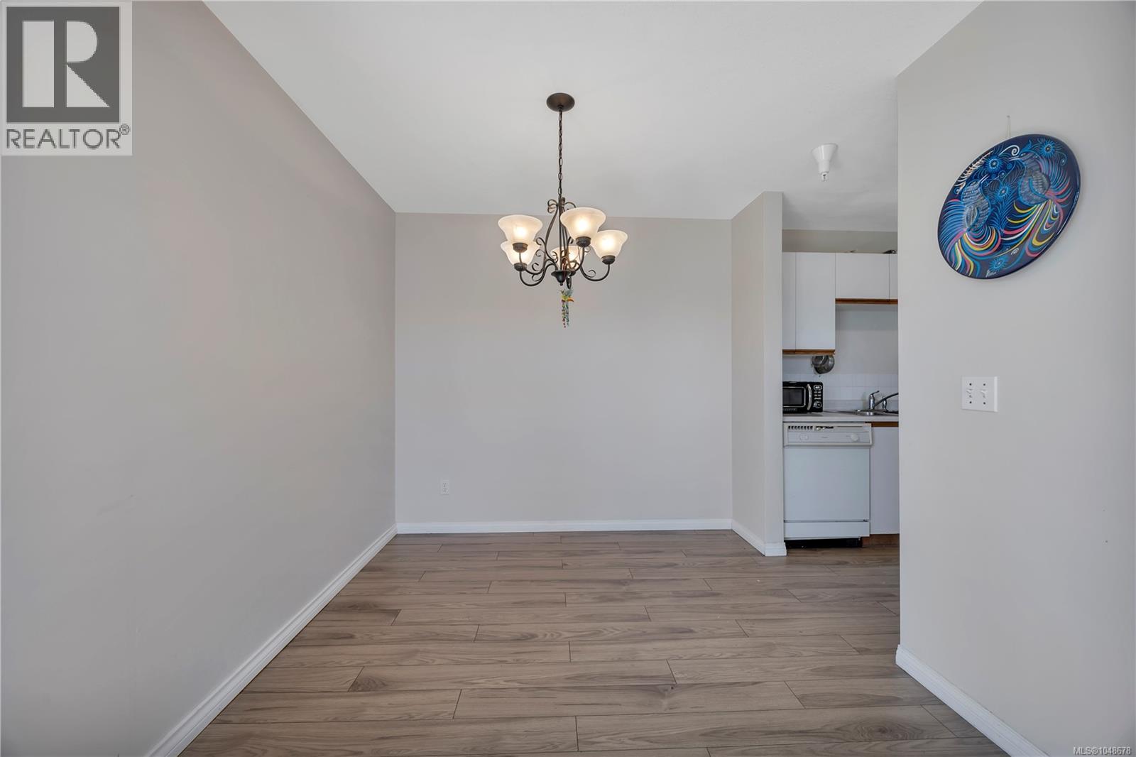 302 1631 Dufferin Cres Property Photo 7