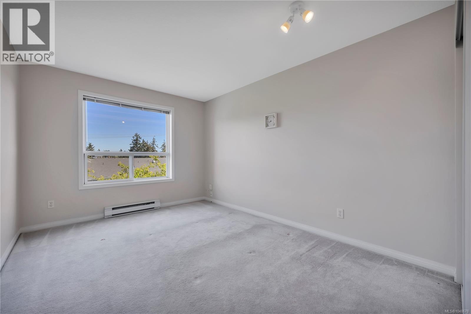 302 1631 Dufferin Cres Property Photo 15