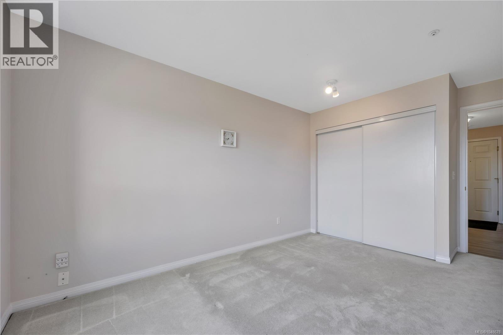 302 1631 Dufferin Cres Property Photo 17