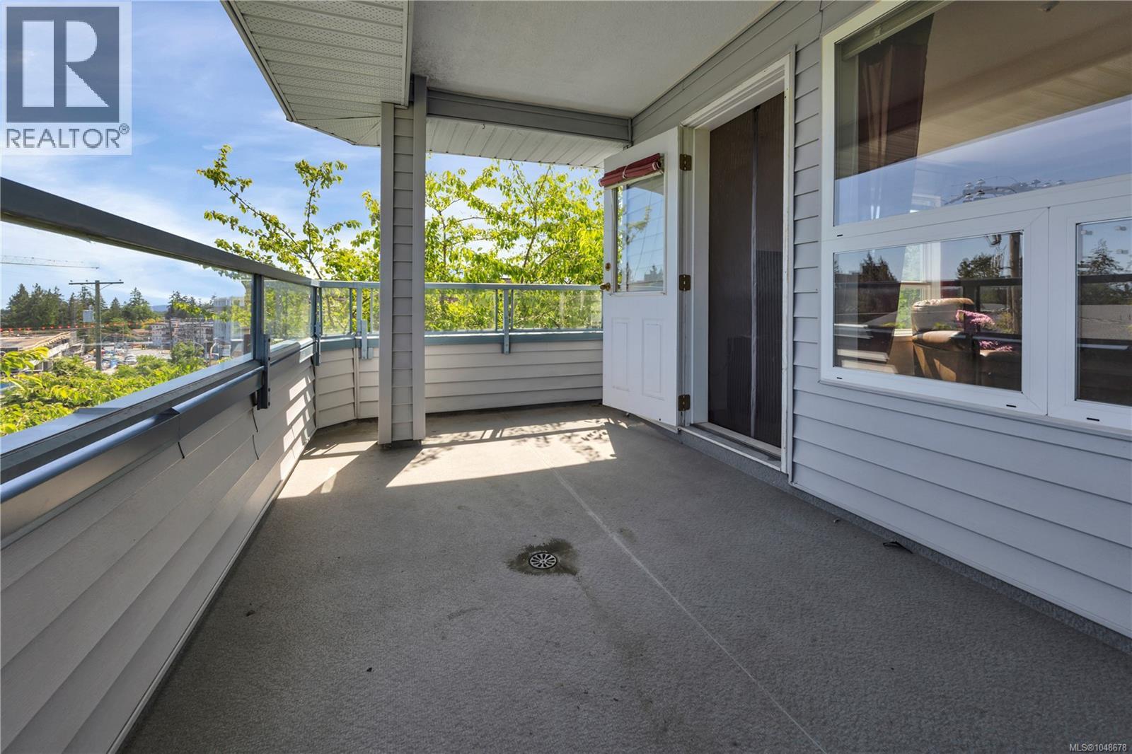 302 1631 Dufferin Cres Property Photo 19