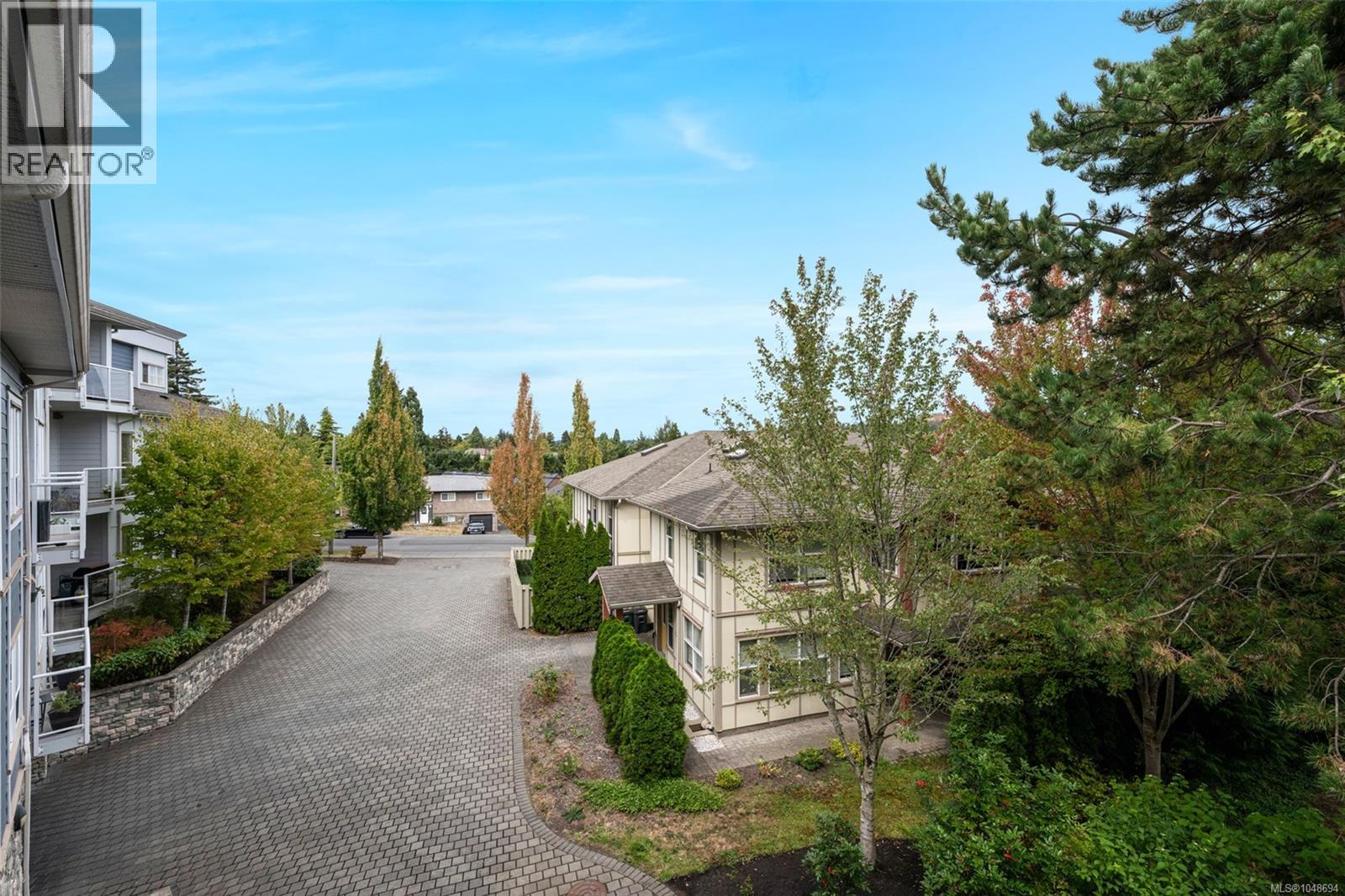 207 3915 Carey Rd Property Photo 16