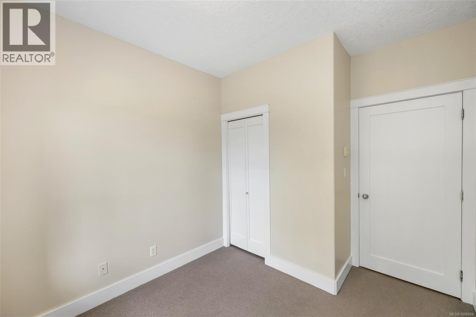 207 3915 Carey Rd Property Photo 22