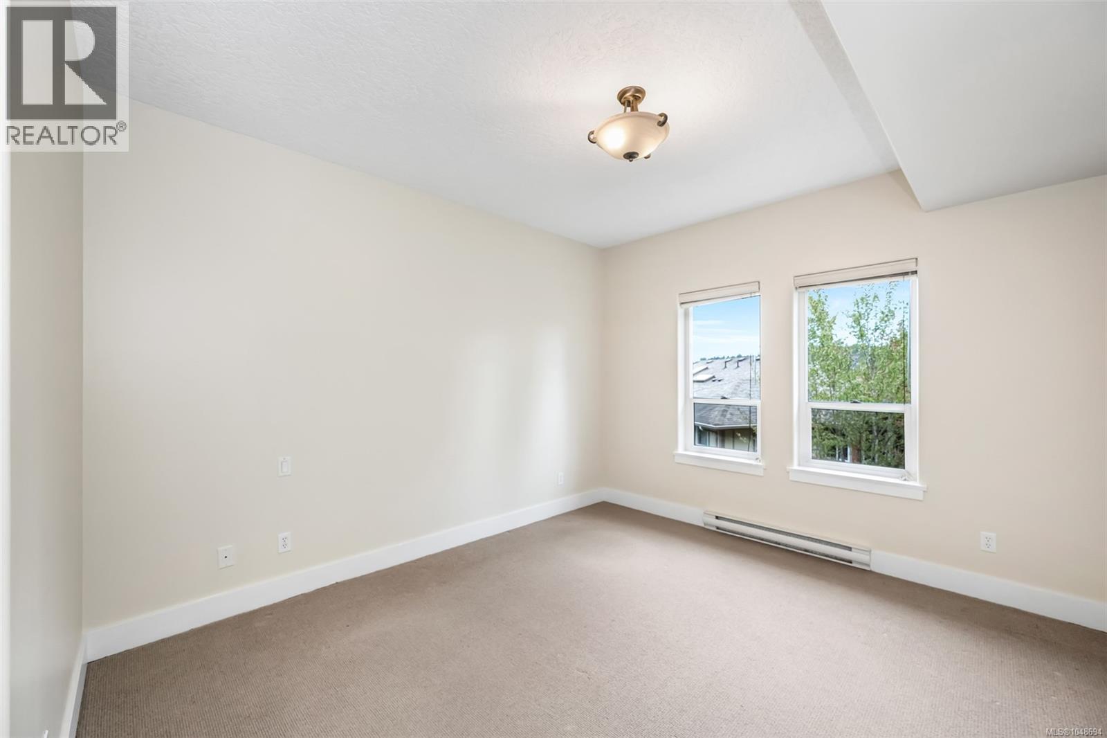 207 3915 Carey Rd Property Photo 23