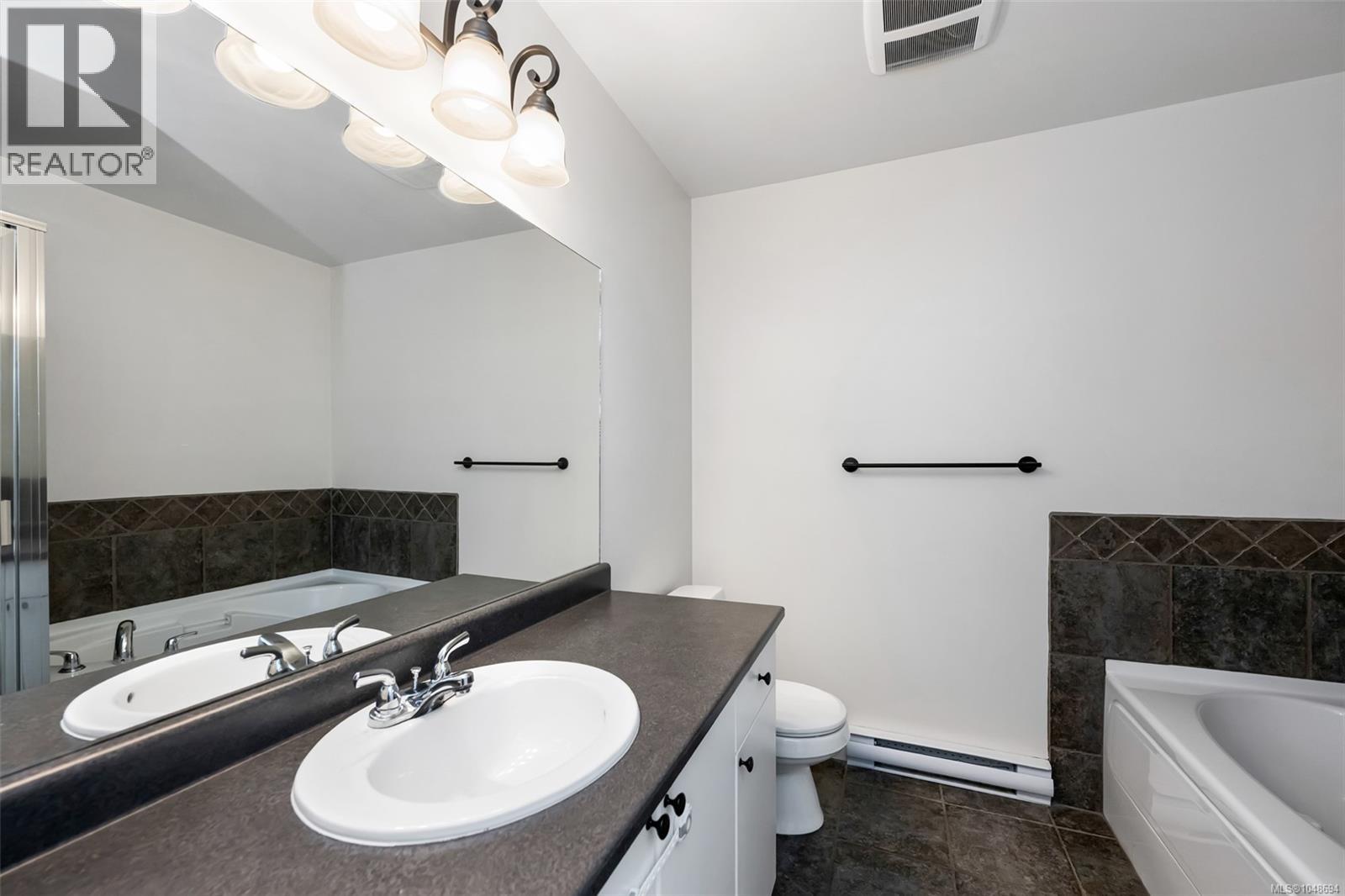 207 3915 Carey Rd Property Photo 24