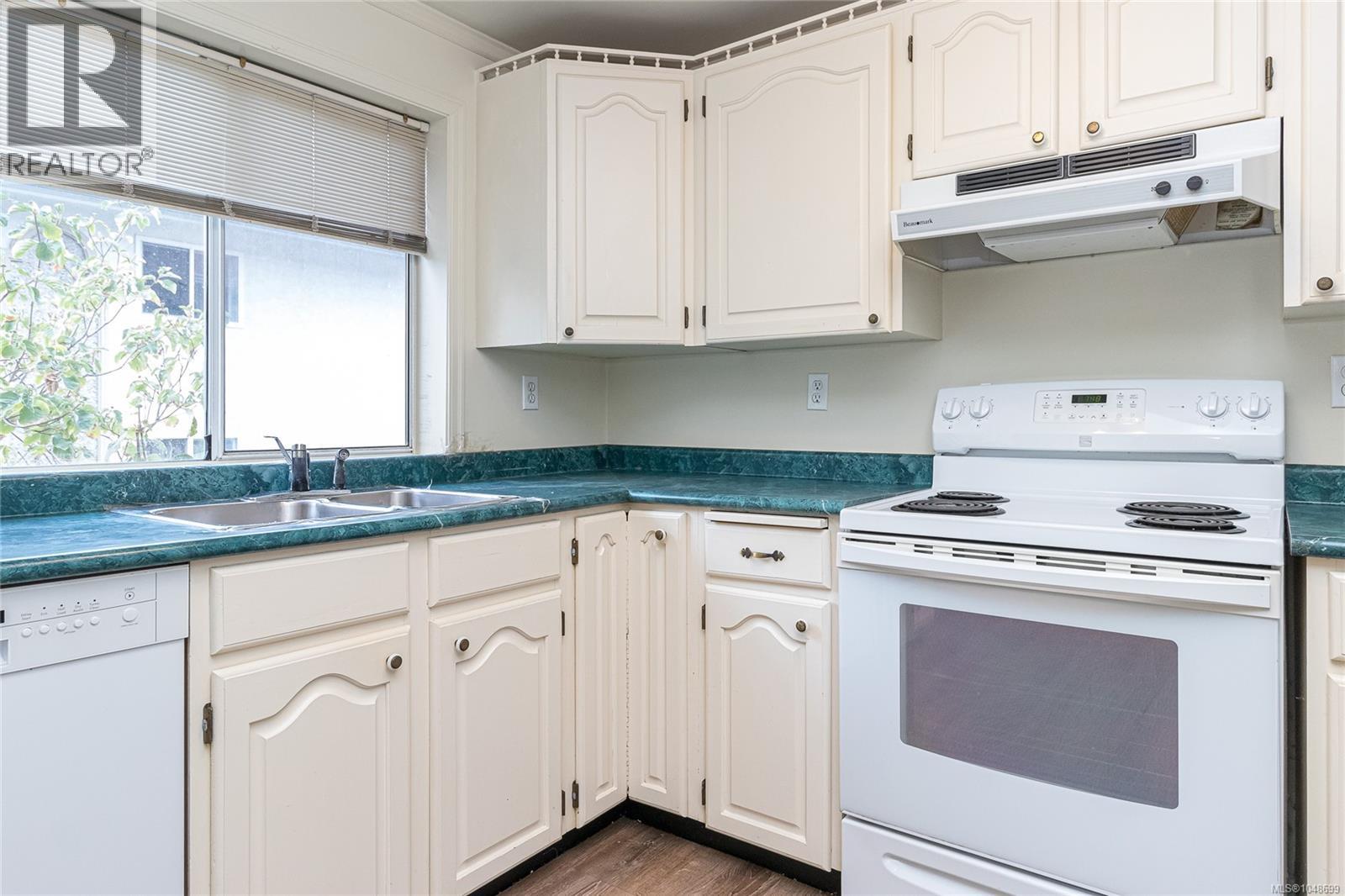 303 720 Vancouver St Property Photo 12