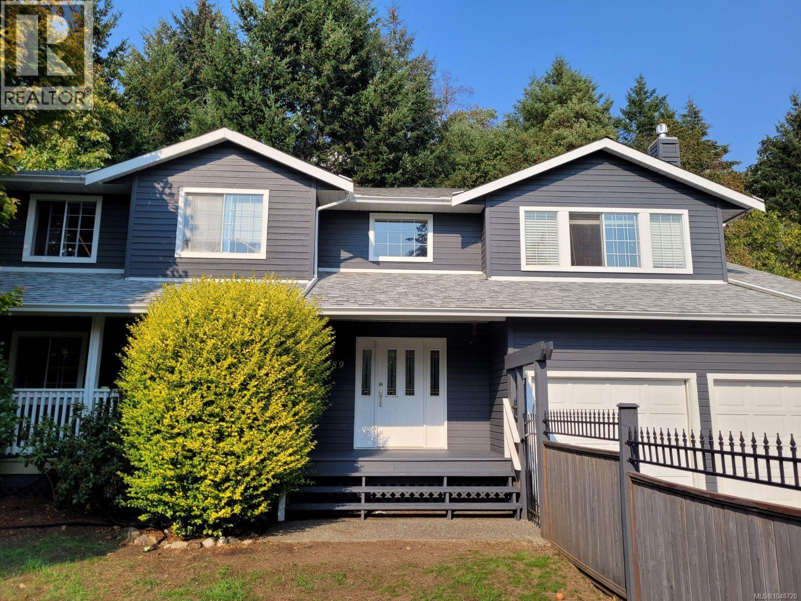 2689 Crystalview Dr