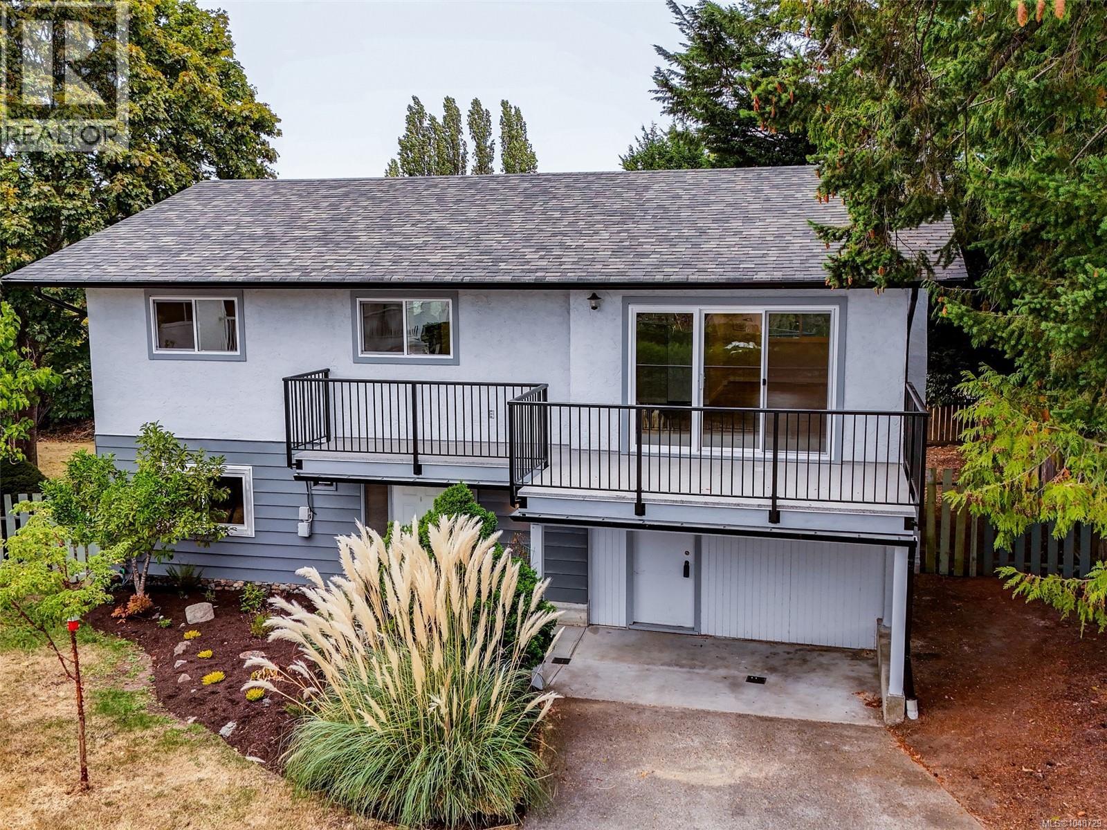 4468 Fairmont Pl Property Photo 1
