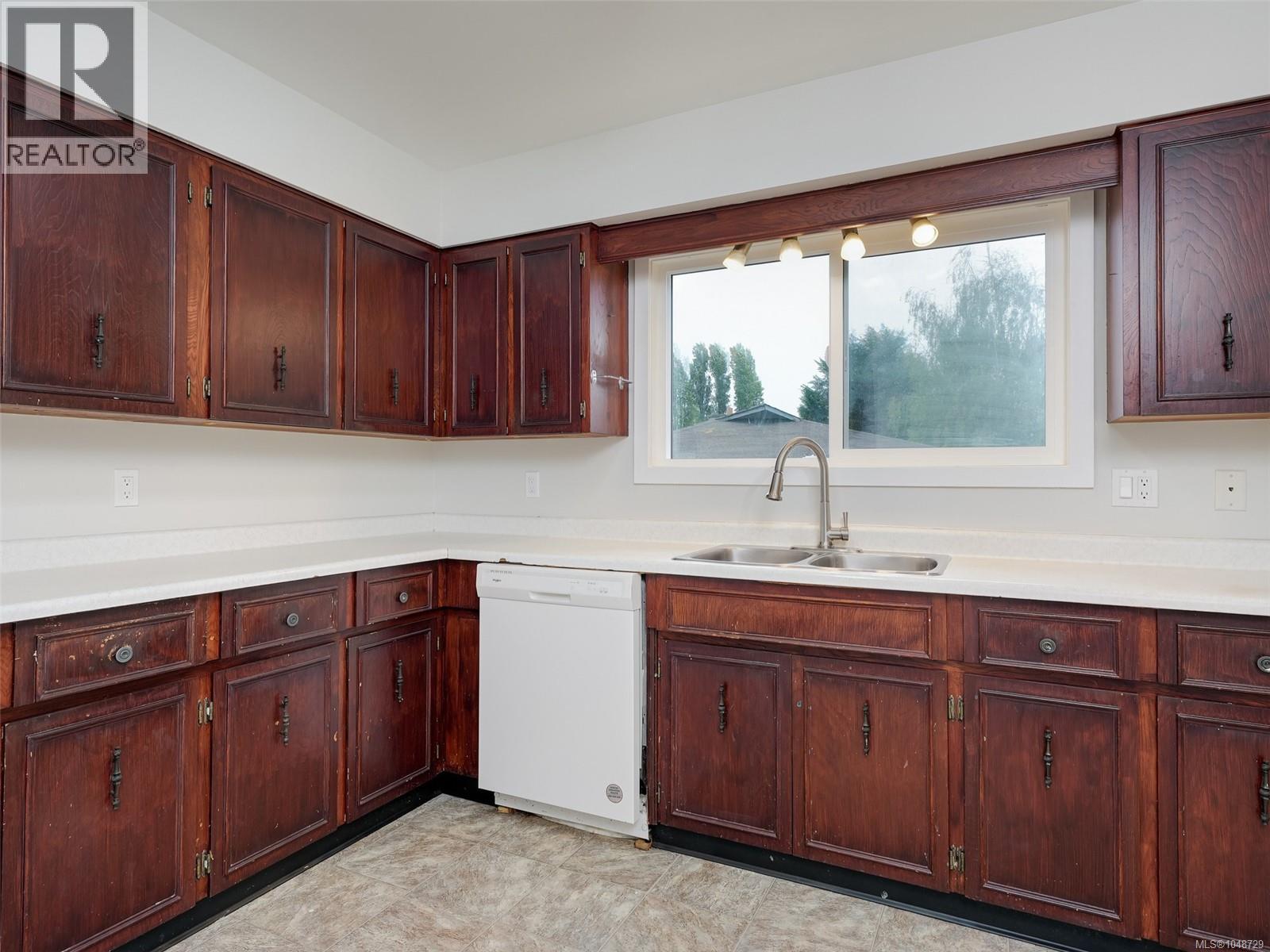 4468 Fairmont Pl Property Photo 10