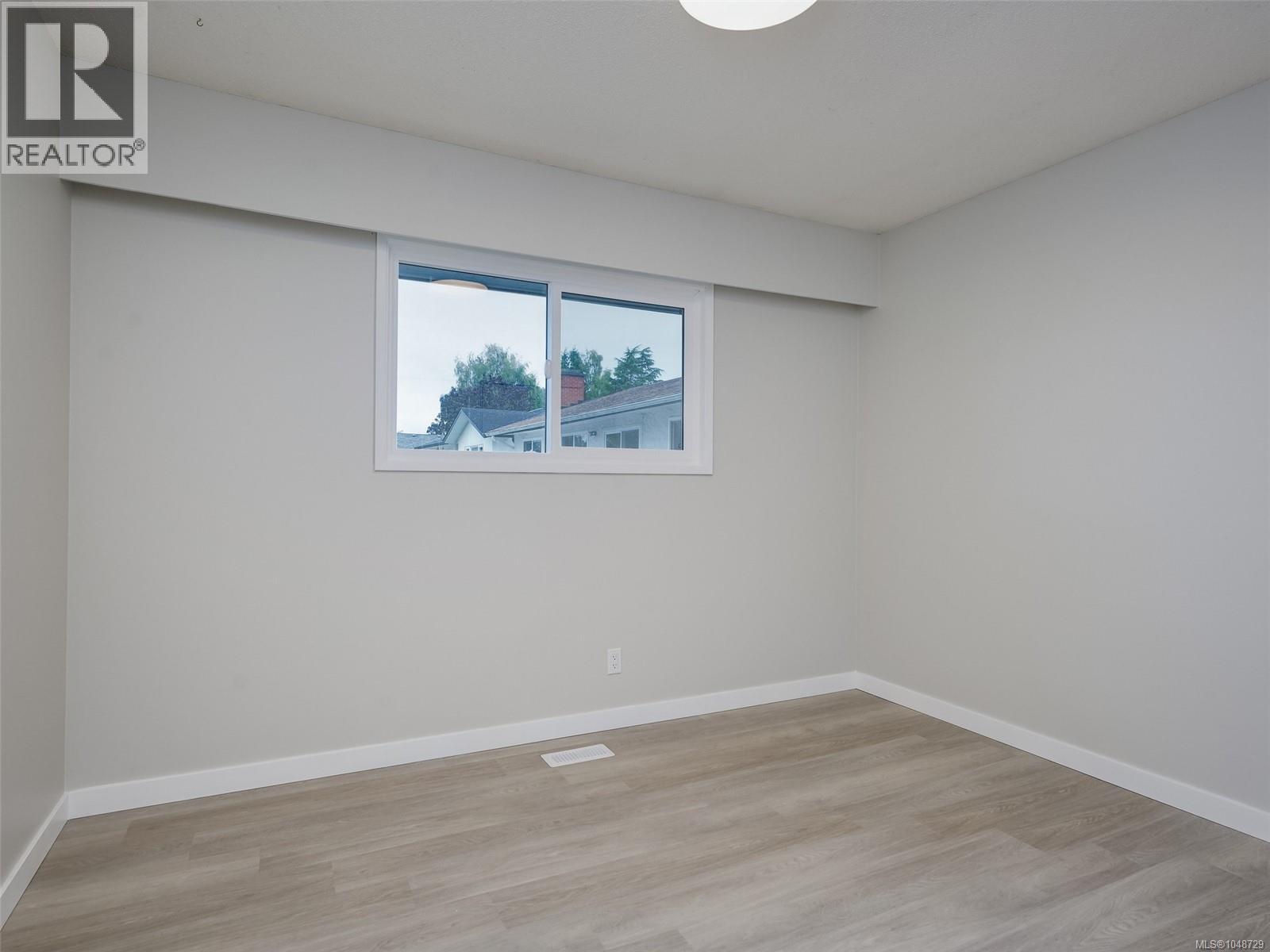 4468 Fairmont Pl Property Photo 18