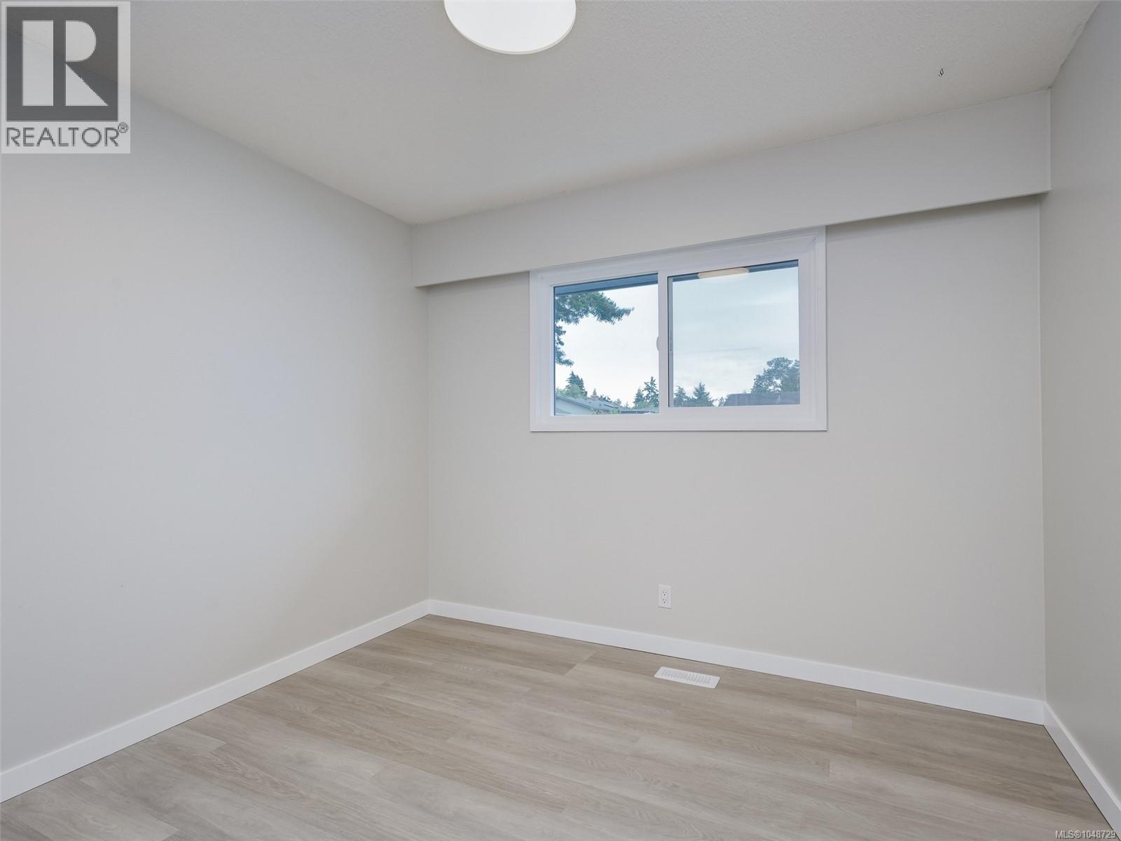 4468 Fairmont Pl Property Photo 22