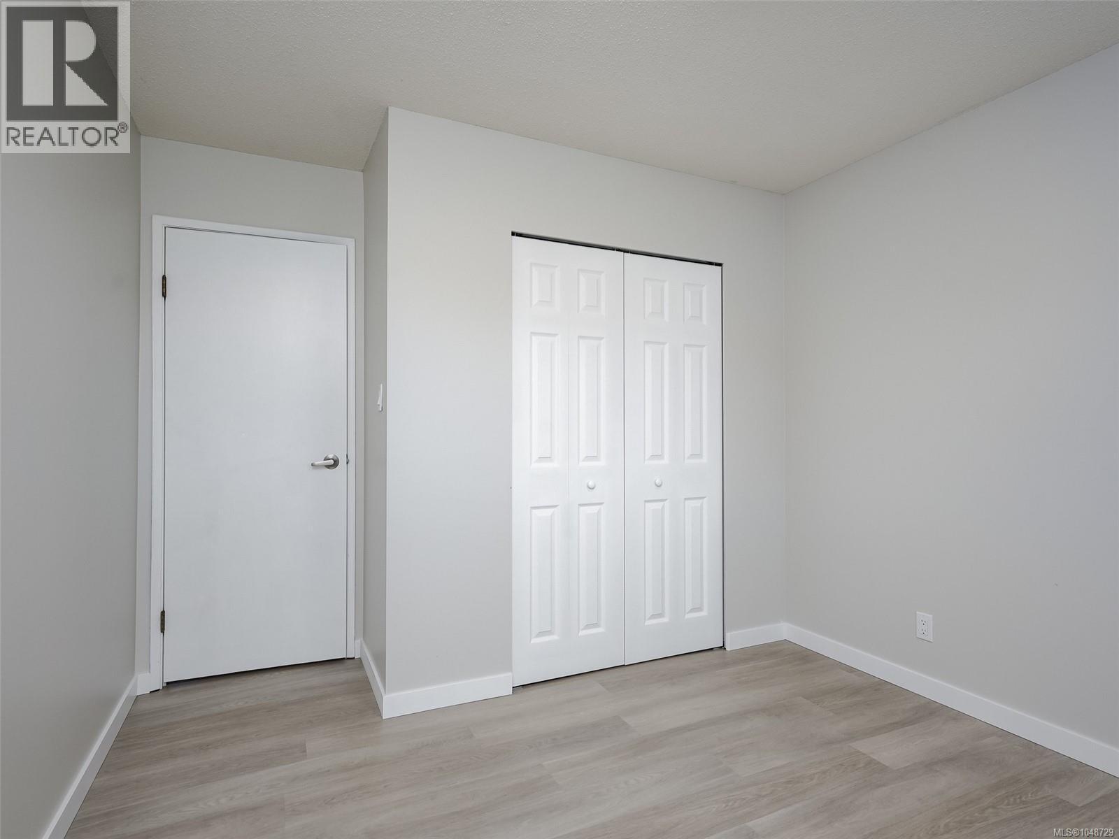 4468 Fairmont Pl Property Photo 23